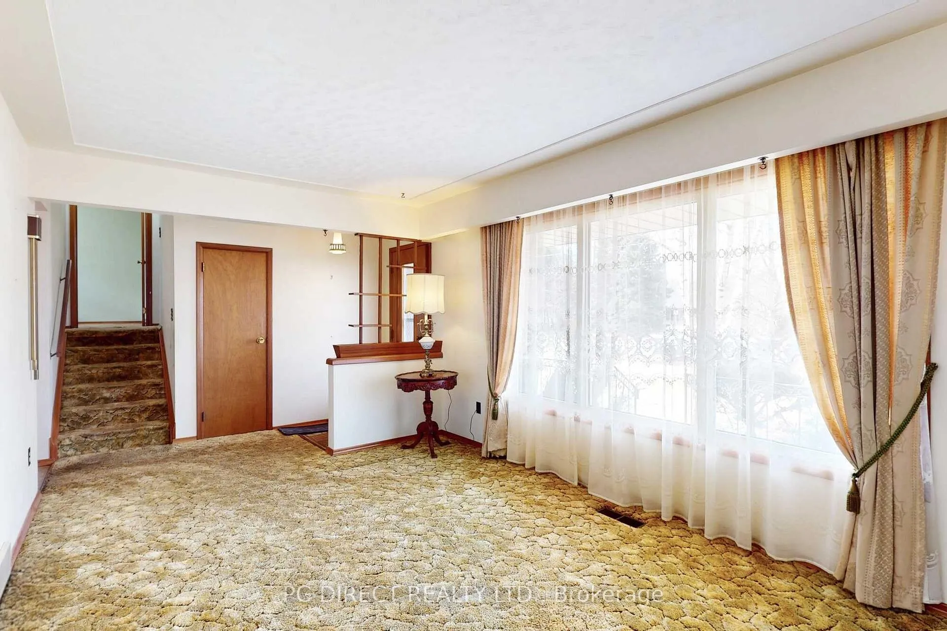 Photo 2 of 40 Ridgeway Avenue, Guelph, Pineridge/Westminster Woods — HOMEH