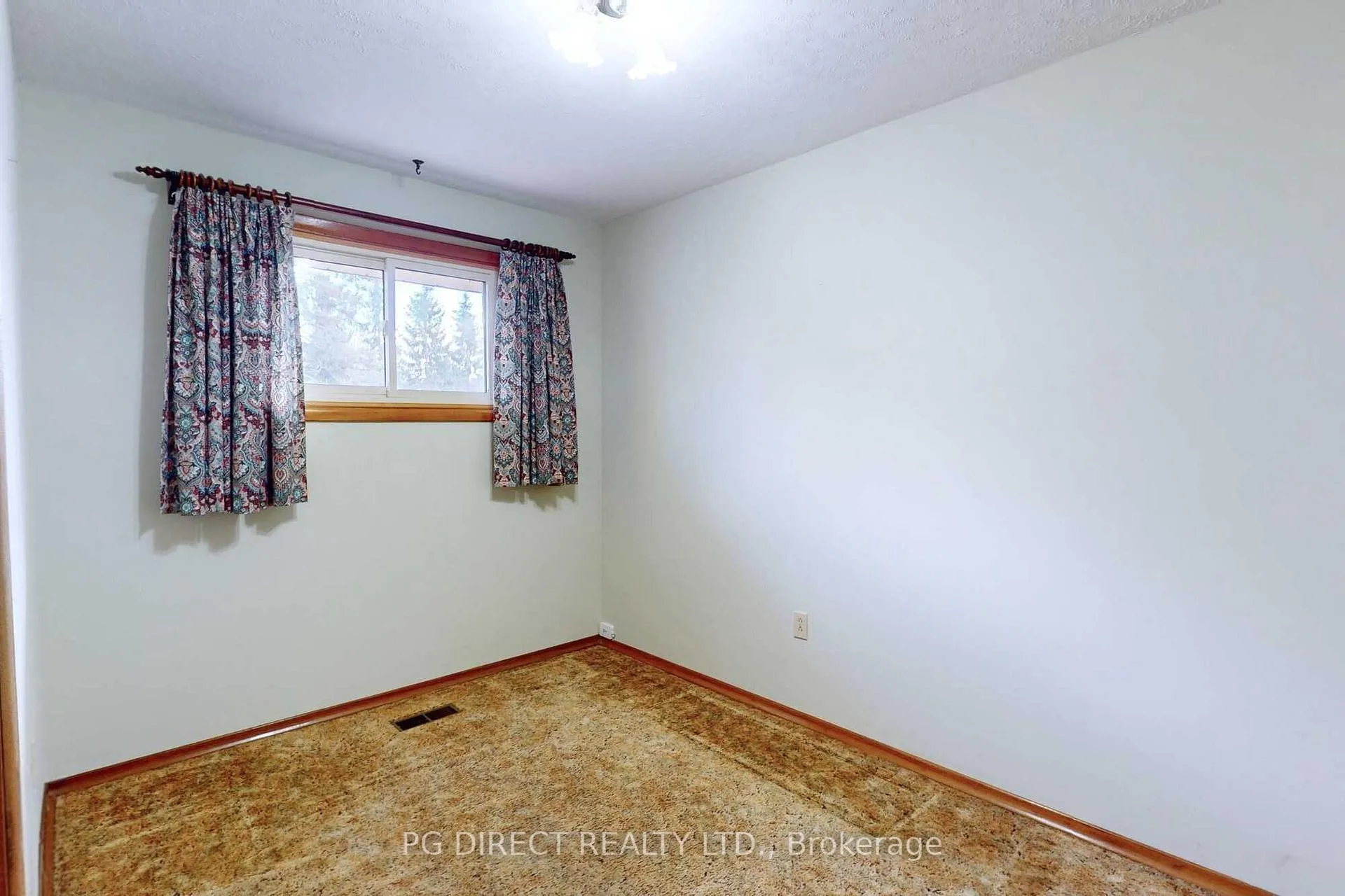 Photo 10 of 40 Ridgeway Avenue, Guelph, Pineridge/Westminster Woods — HOMEH