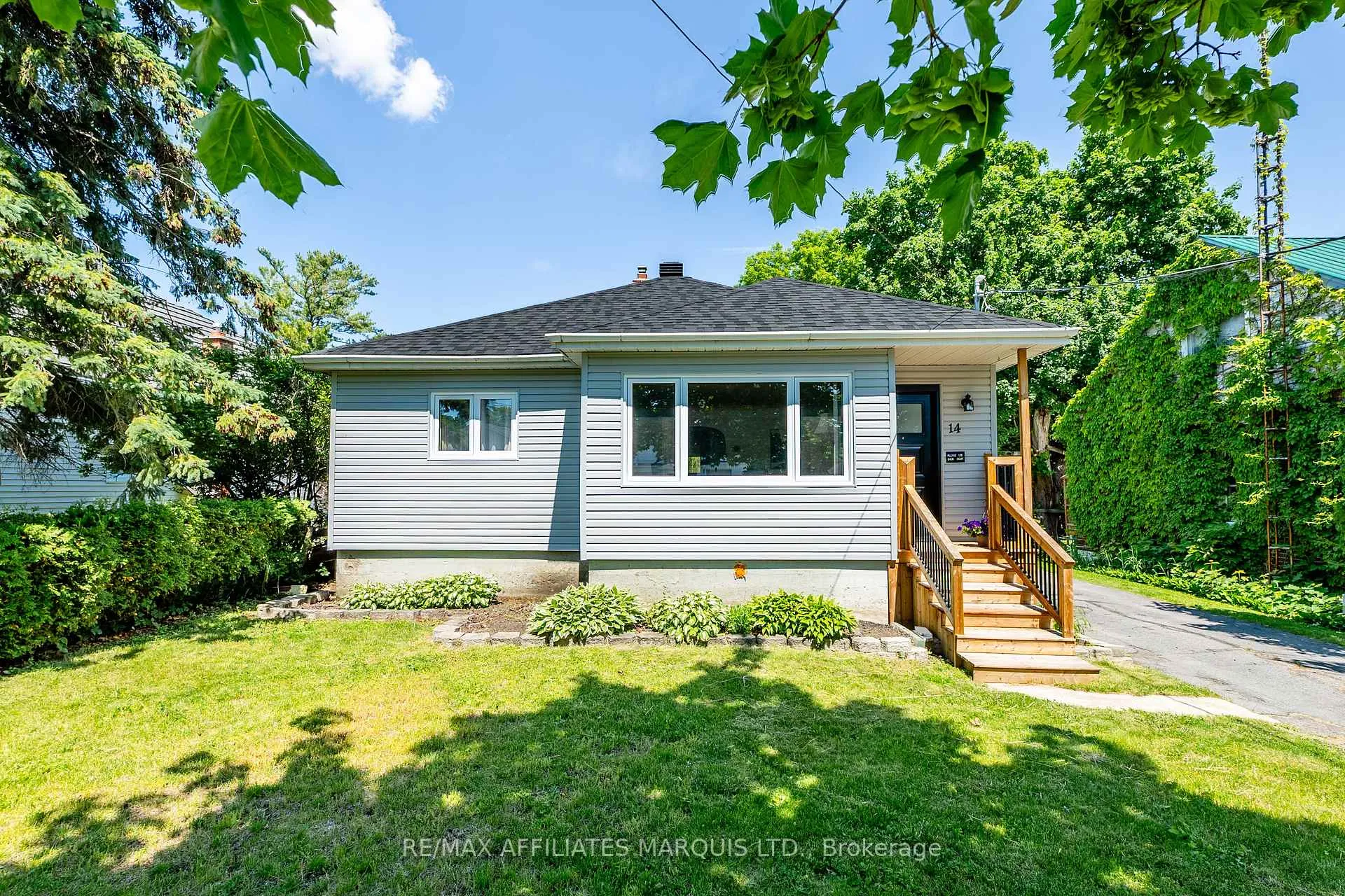 Photo 2 of 14 Dunbar Avenue, Cornwall — HOMEH