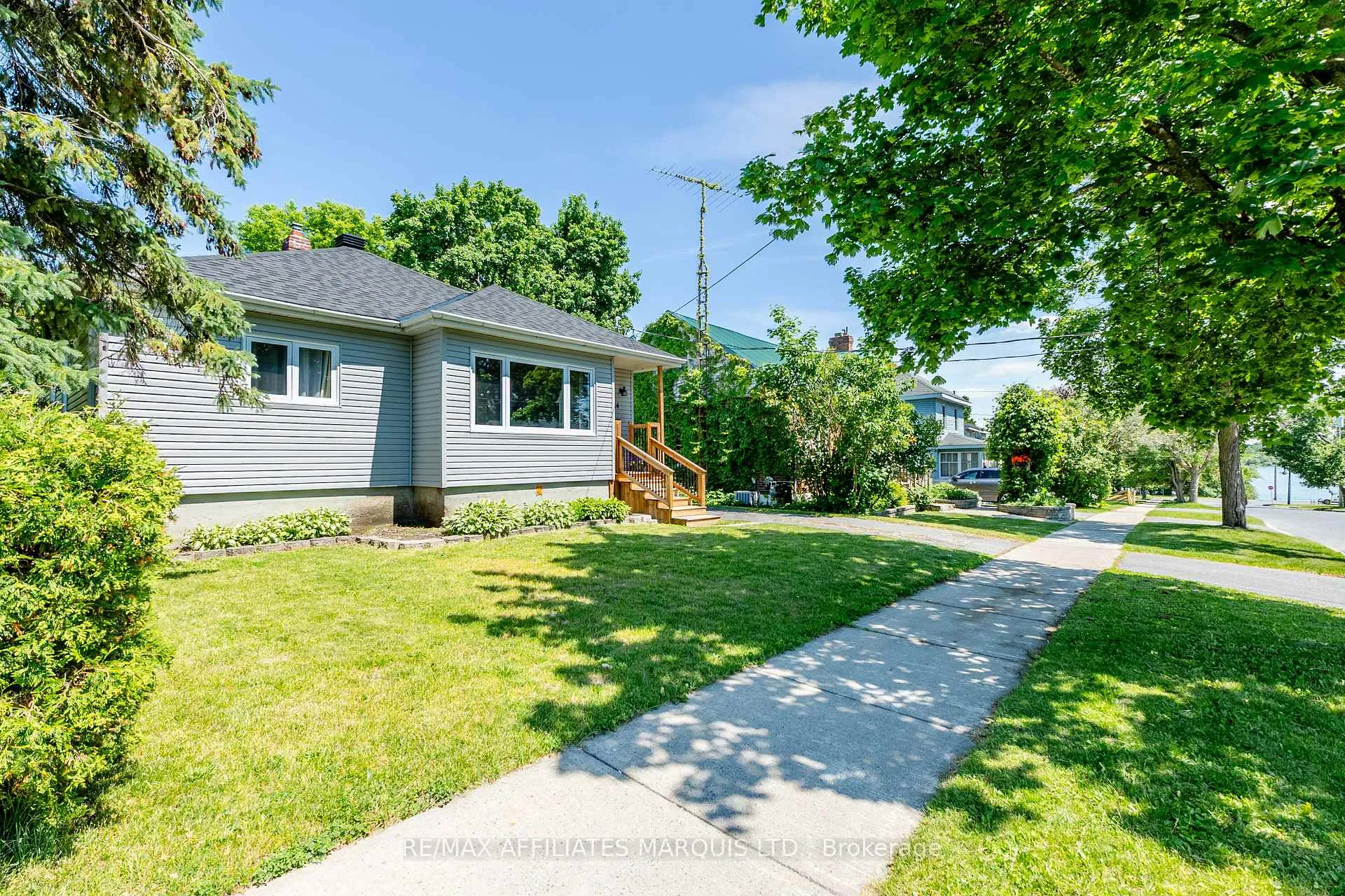 Photo 4 of 14 Dunbar Avenue, Cornwall — HOMEH
