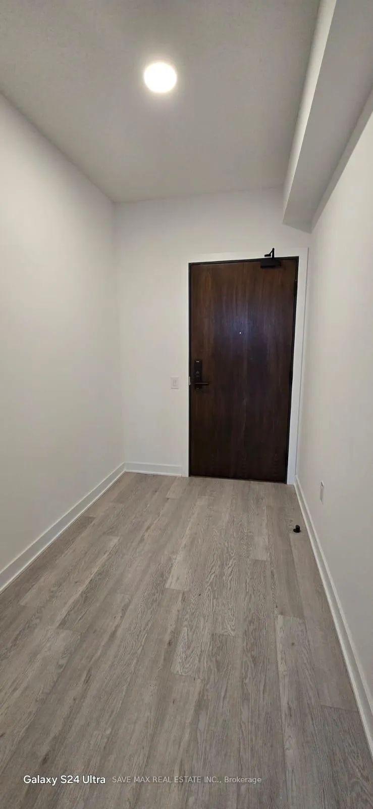 Photo 3 of Unit 401, 2782 Barton Street E, Hamilton, Riverdale — HOMEH