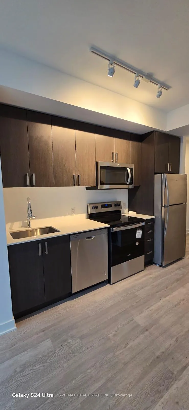 Photo 7 of Unit 401, 2782 Barton Street E, Hamilton, Riverdale — HOMEH