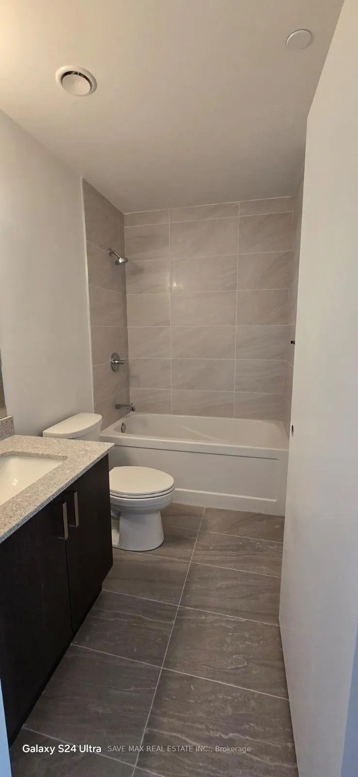 Photo 9 of Unit 401, 2782 Barton Street E, Hamilton, Riverdale — HOMEH