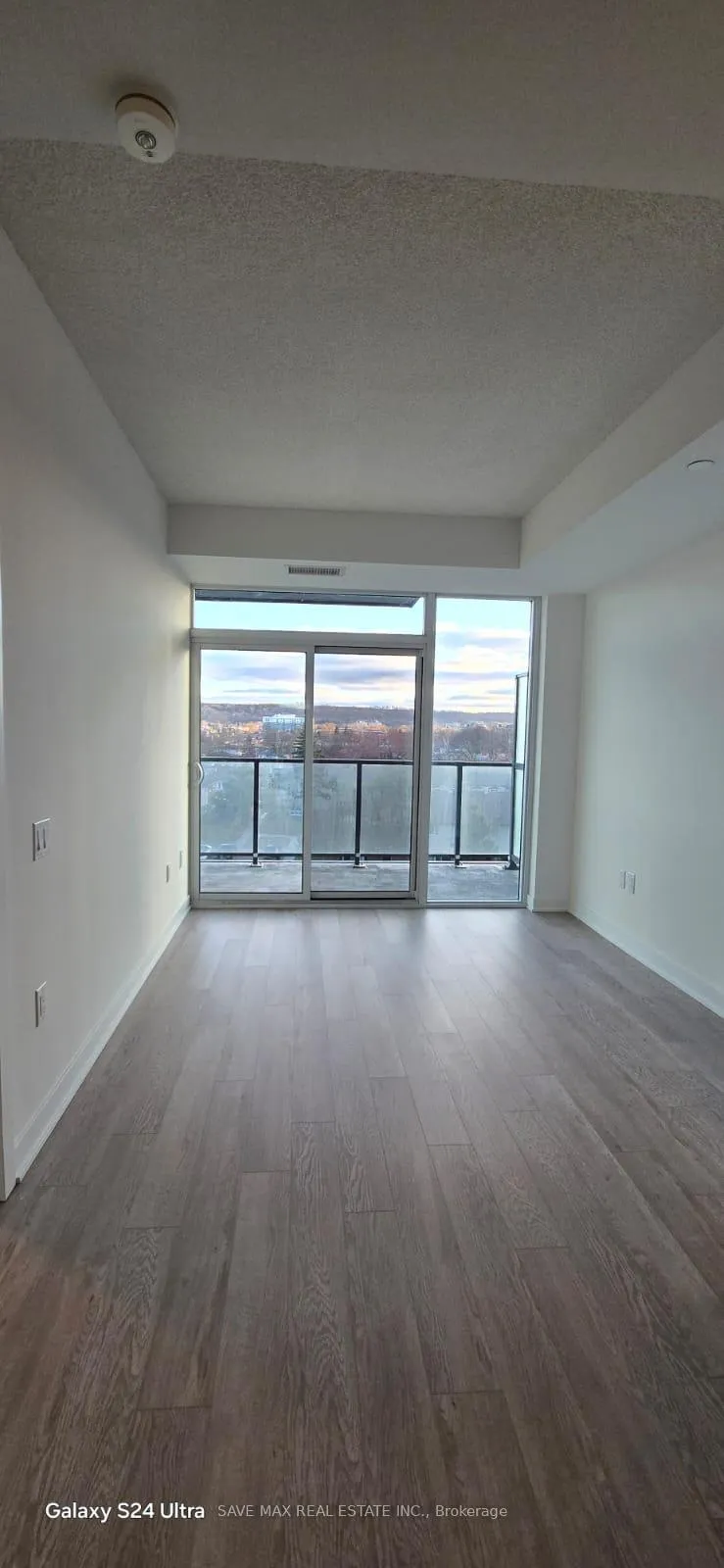 Photo 13 of Unit 401, 2782 Barton Street E, Hamilton, Riverdale — HOMEH