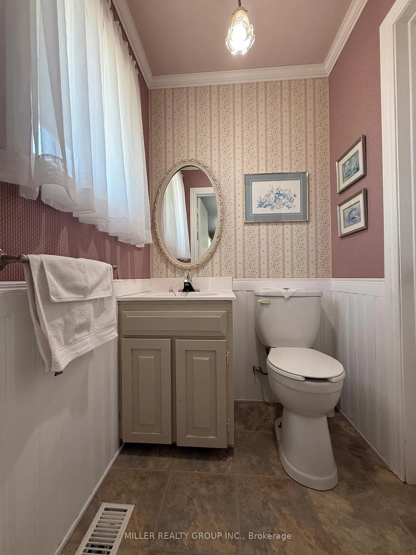 Photo 14 of 33 Ninth Avenue, Armstrong, Earlton — HOMEH