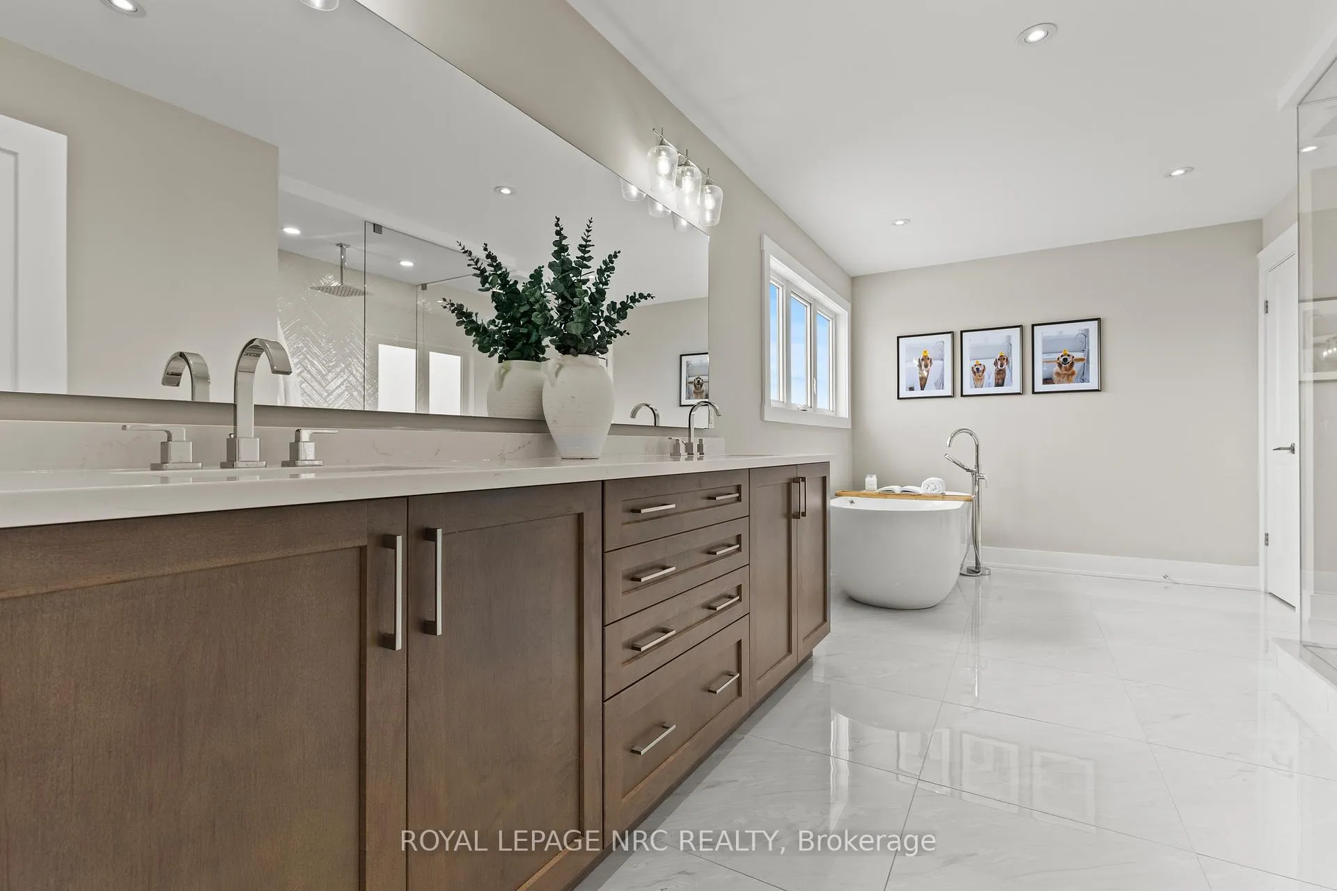 Photo 18 of 271 Memorial Park Drive, Welland, Lincoln/Crowland — HOMEH