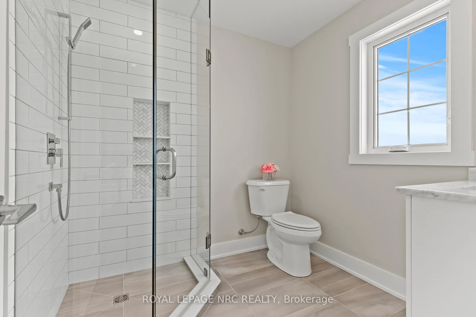 Photo 22 of 271 Memorial Park Drive, Welland, Lincoln/Crowland — HOMEH