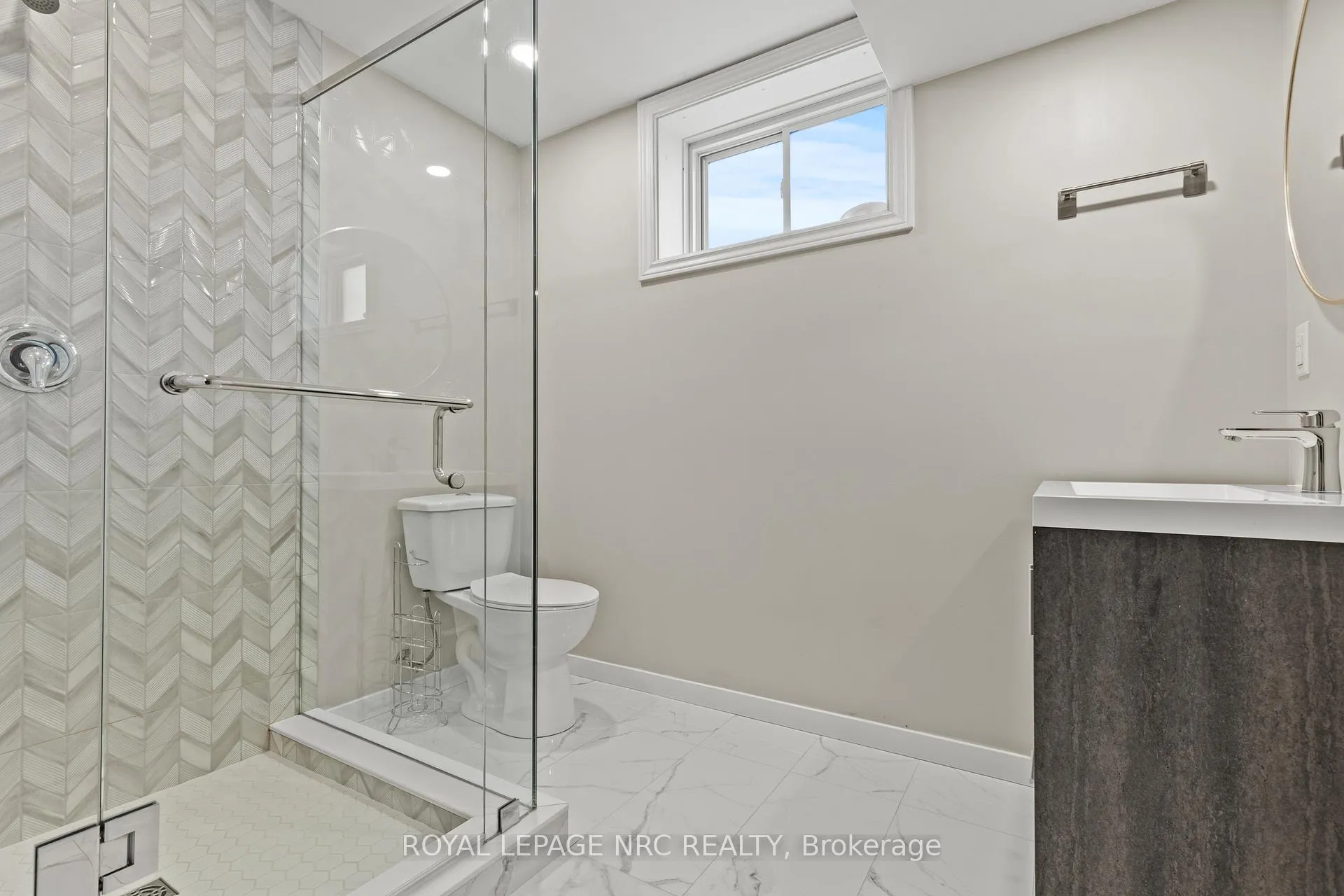 Photo 37 of 271 Memorial Park Drive, Welland, Lincoln/Crowland — HOMEH