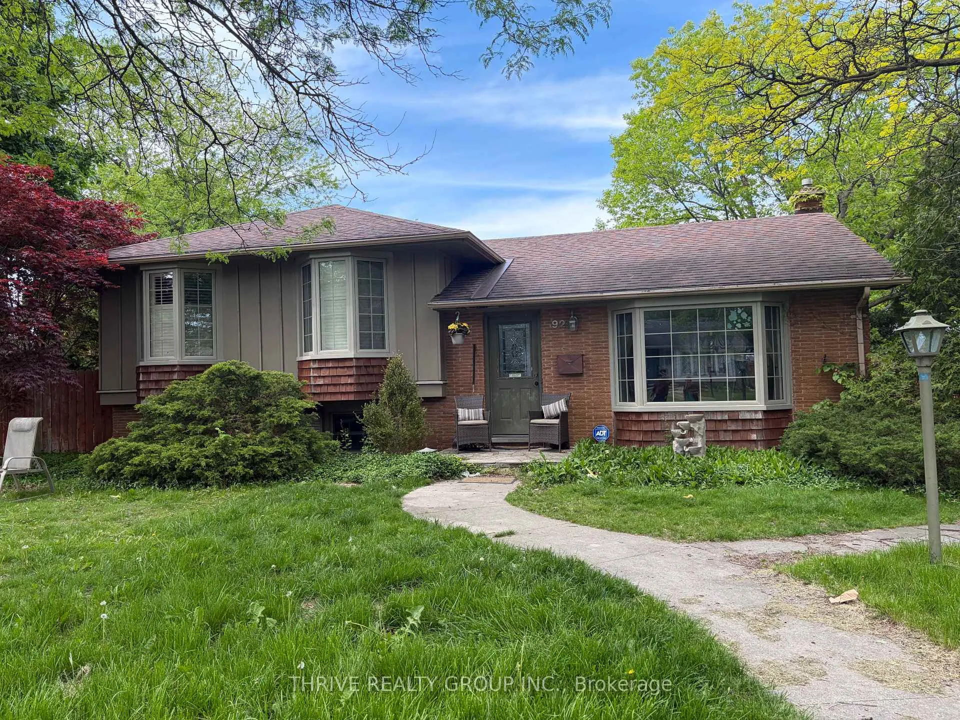 Front of 92 Maxwell Court Crescent