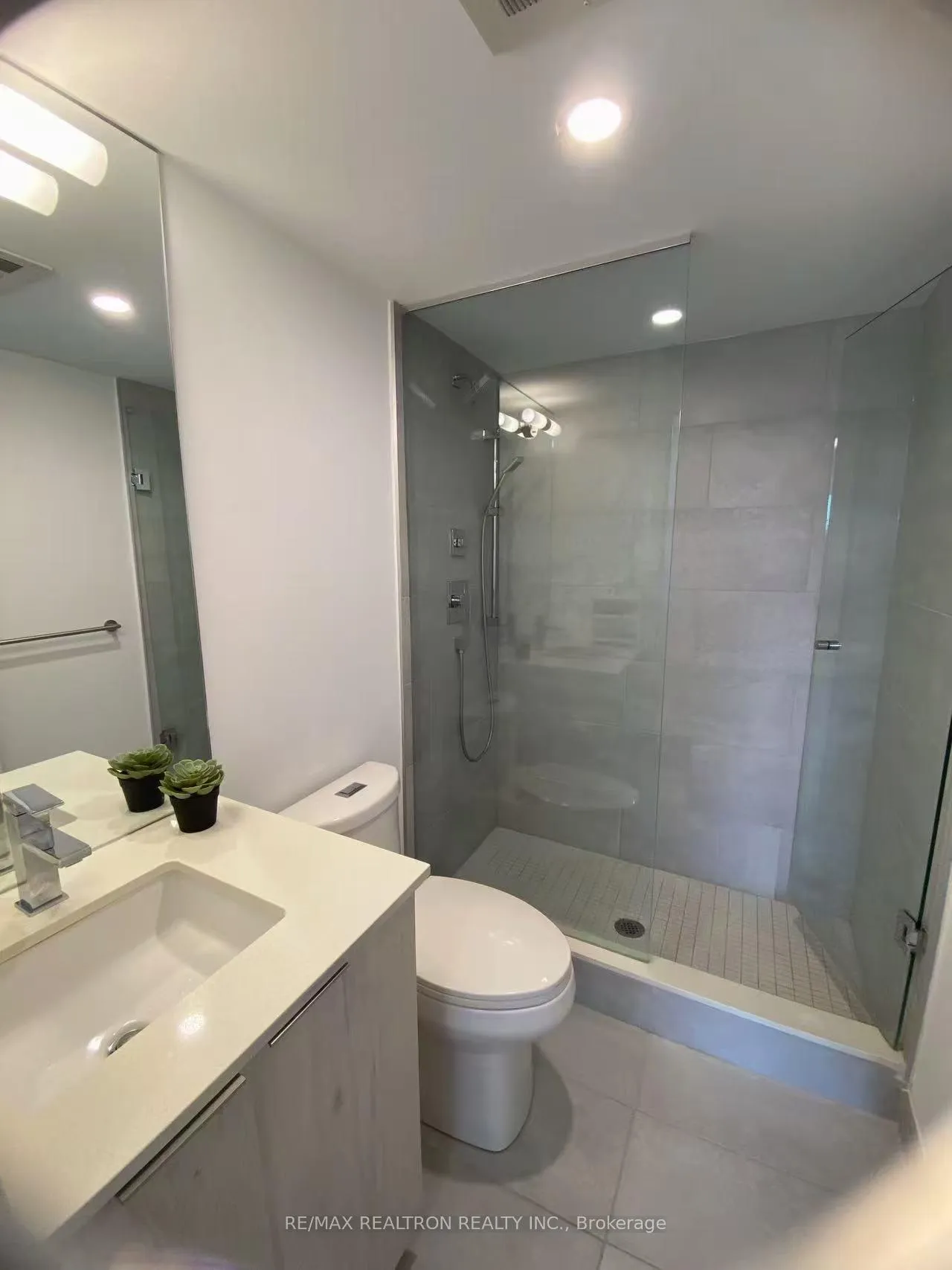 Photo 3 of Unit 902, 47 Mutual Street, Toronto, Church-Yonge Corridor — HOMEH