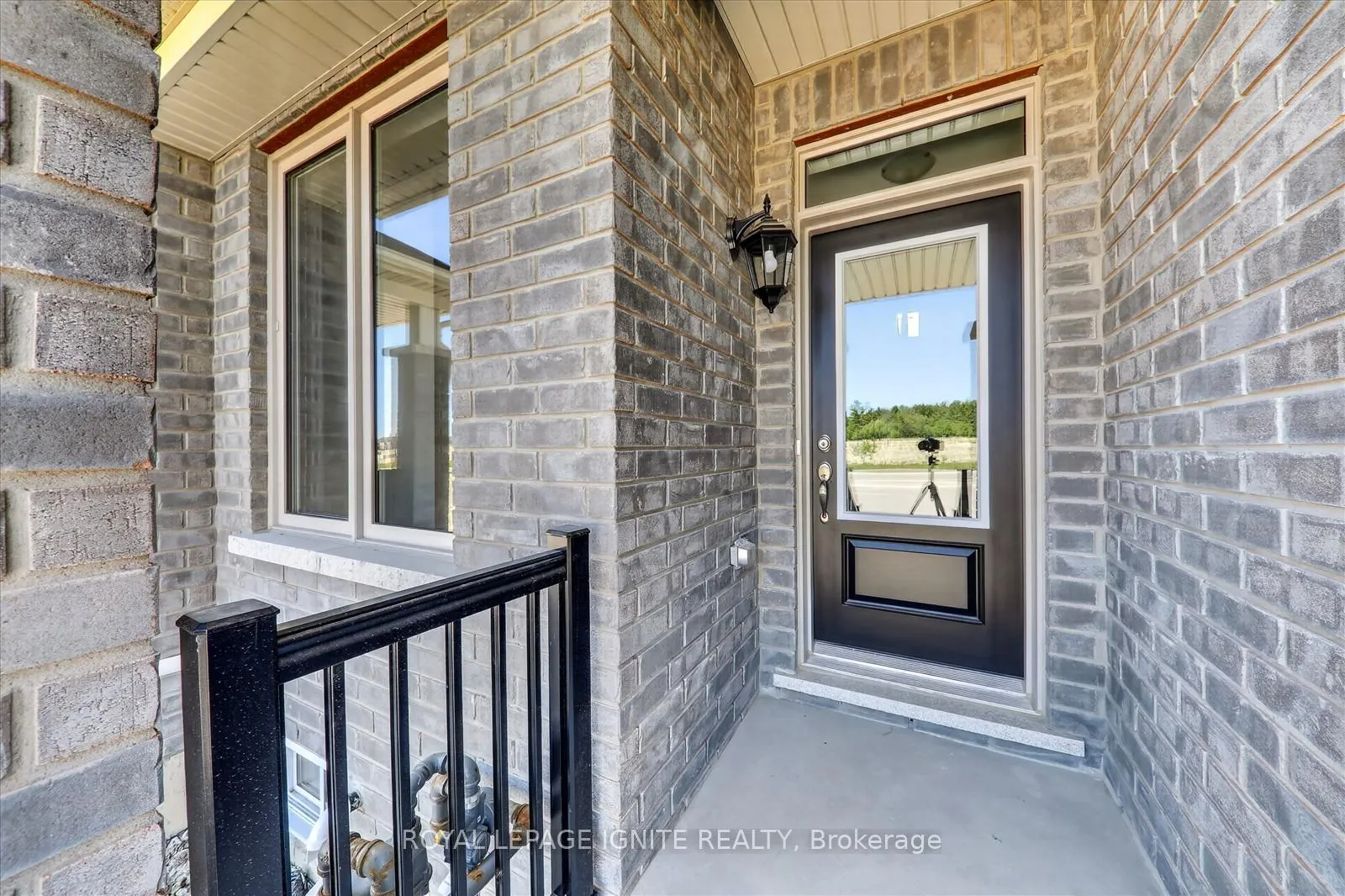 Photo 3 of 2936 Whites Road, Pickering, Rural Pickering — HOMEH