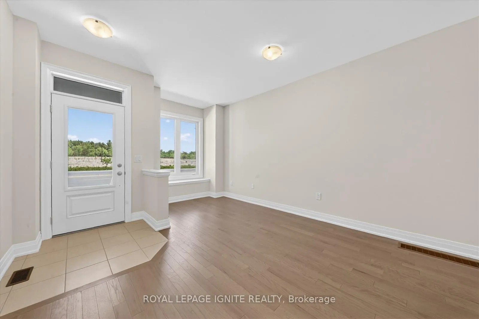 Photo 4 of 2936 Whites Road, Pickering, Rural Pickering — HOMEH