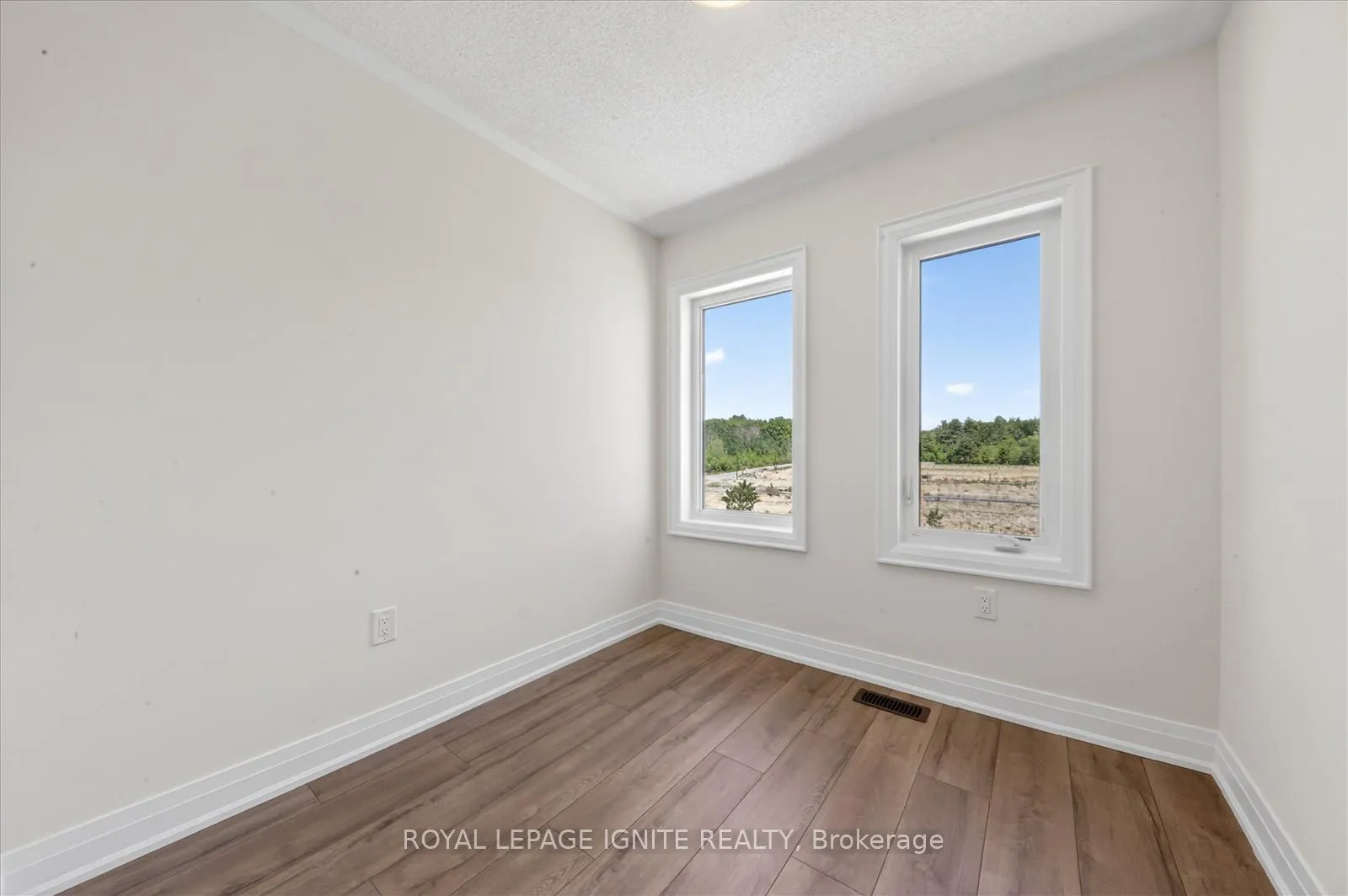 Photo 24 of 2936 Whites Road, Pickering, Rural Pickering — HOMEH