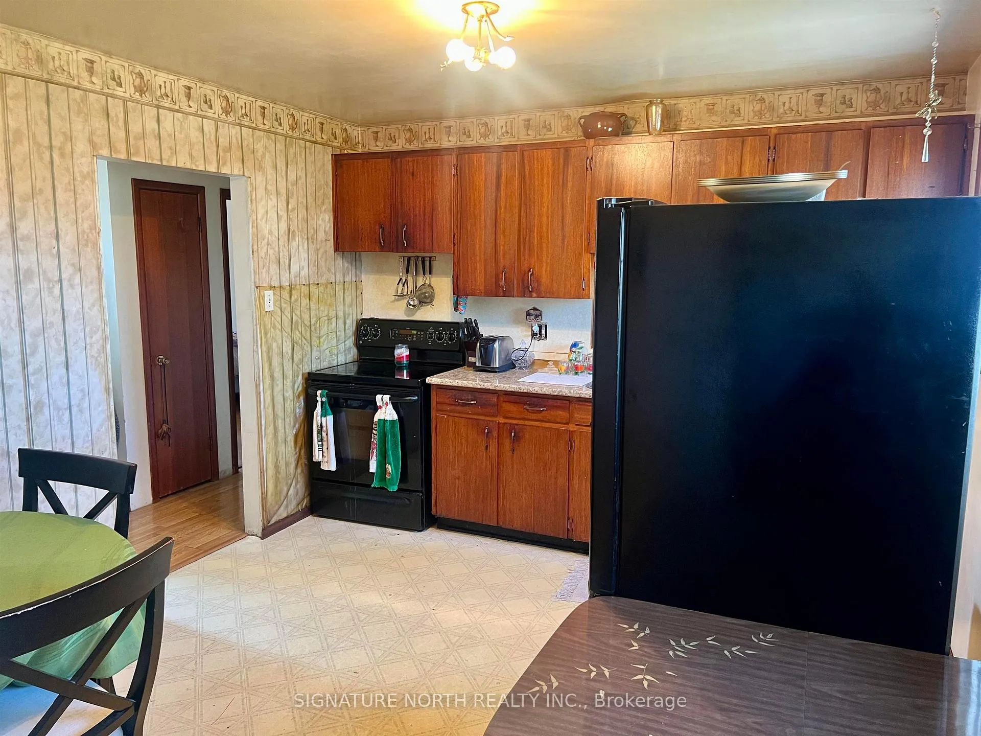 Photo 14 of 447 Pineview Byway, Thunder Bay, Northwood Park — HOMEH