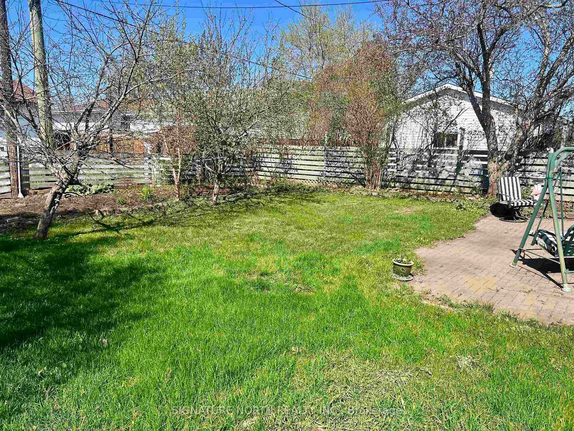 Photo 19 of 447 Pineview Byway, Thunder Bay, Northwood Park — HOMEH