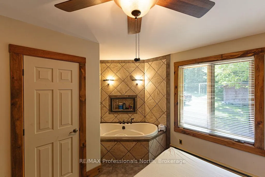 Photo 23 of 128 Old Muskoka Road, Perry, Emsdale — HOMEH