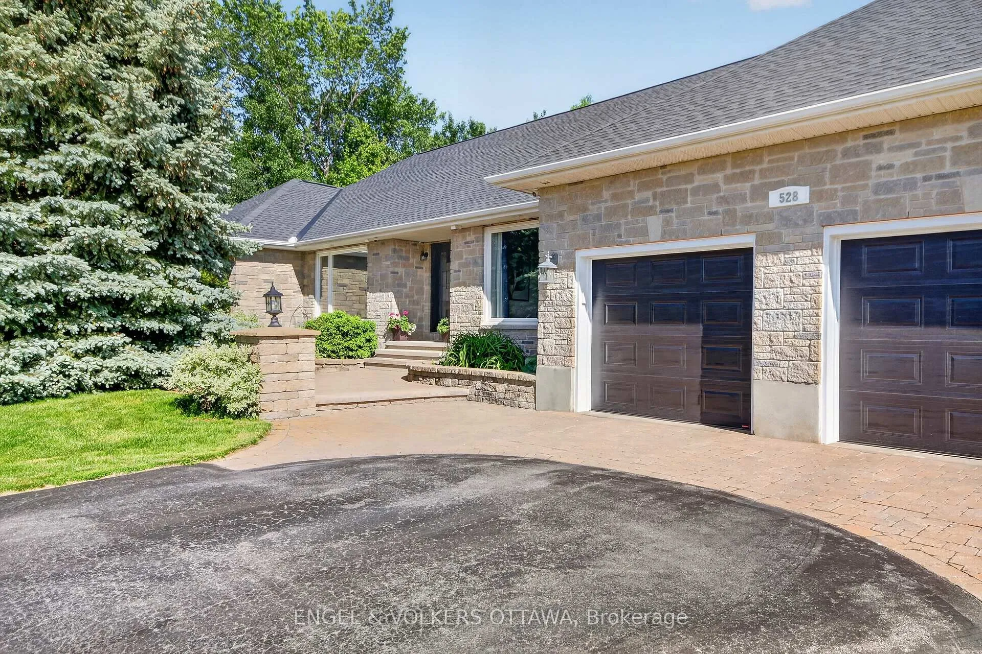 Photo 1 of 528 Tullamore Street, Ottawa, Riverside South — HOMEH