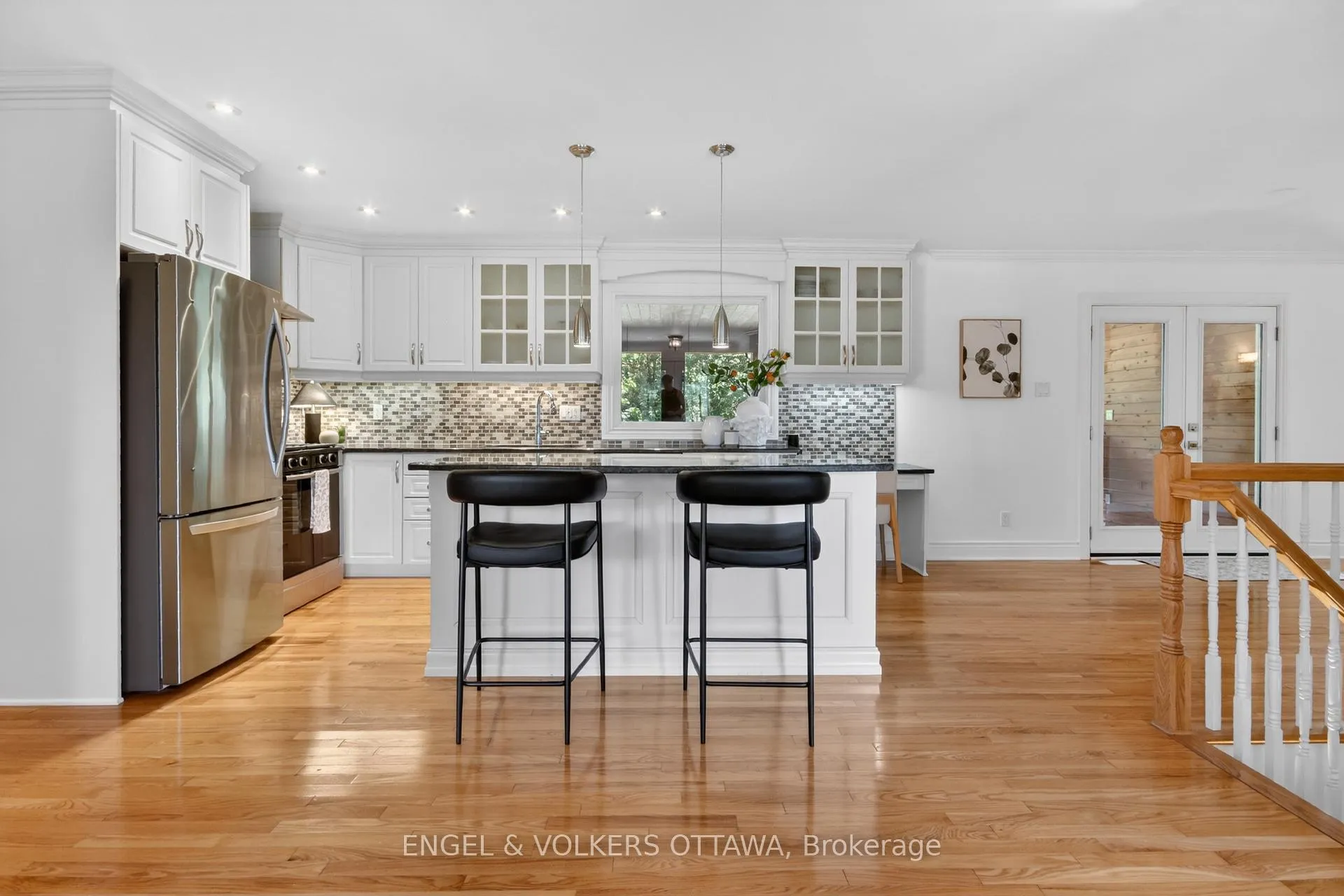 Photo 4 of 528 Tullamore Street, Ottawa, Riverside South — HOMEH