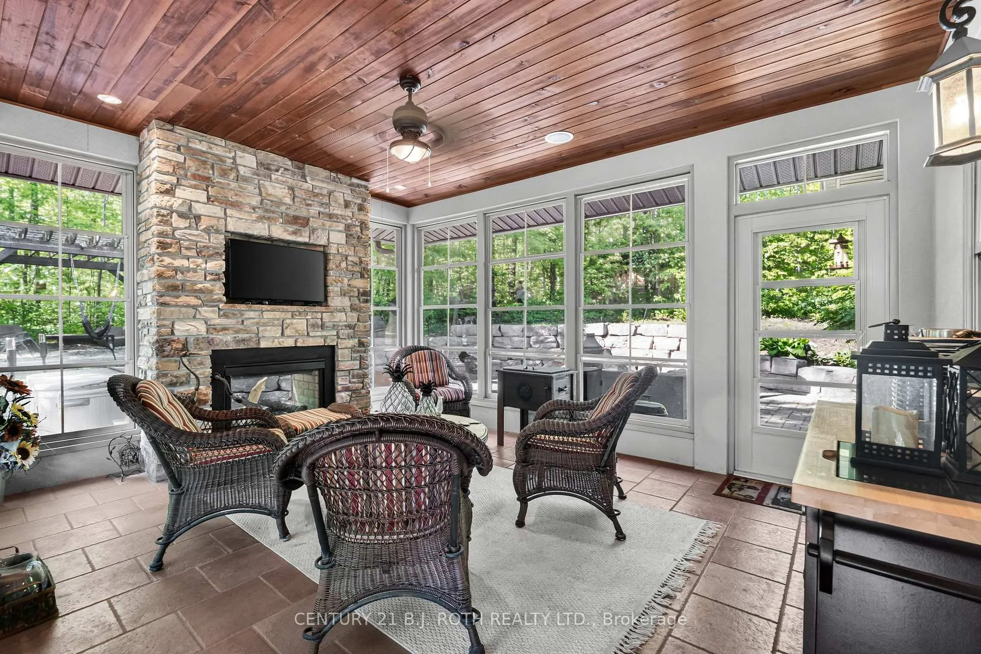 Photo 12 of 1 Pierce Court, Springwater, Midhurst — HOMEH