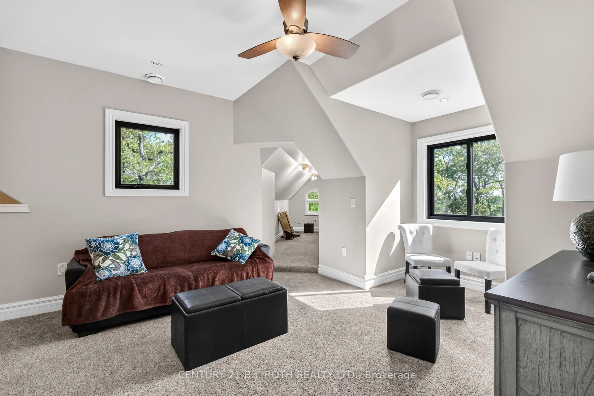 Photo 43 of 1 Pierce Court, Springwater, Midhurst — HOMEH