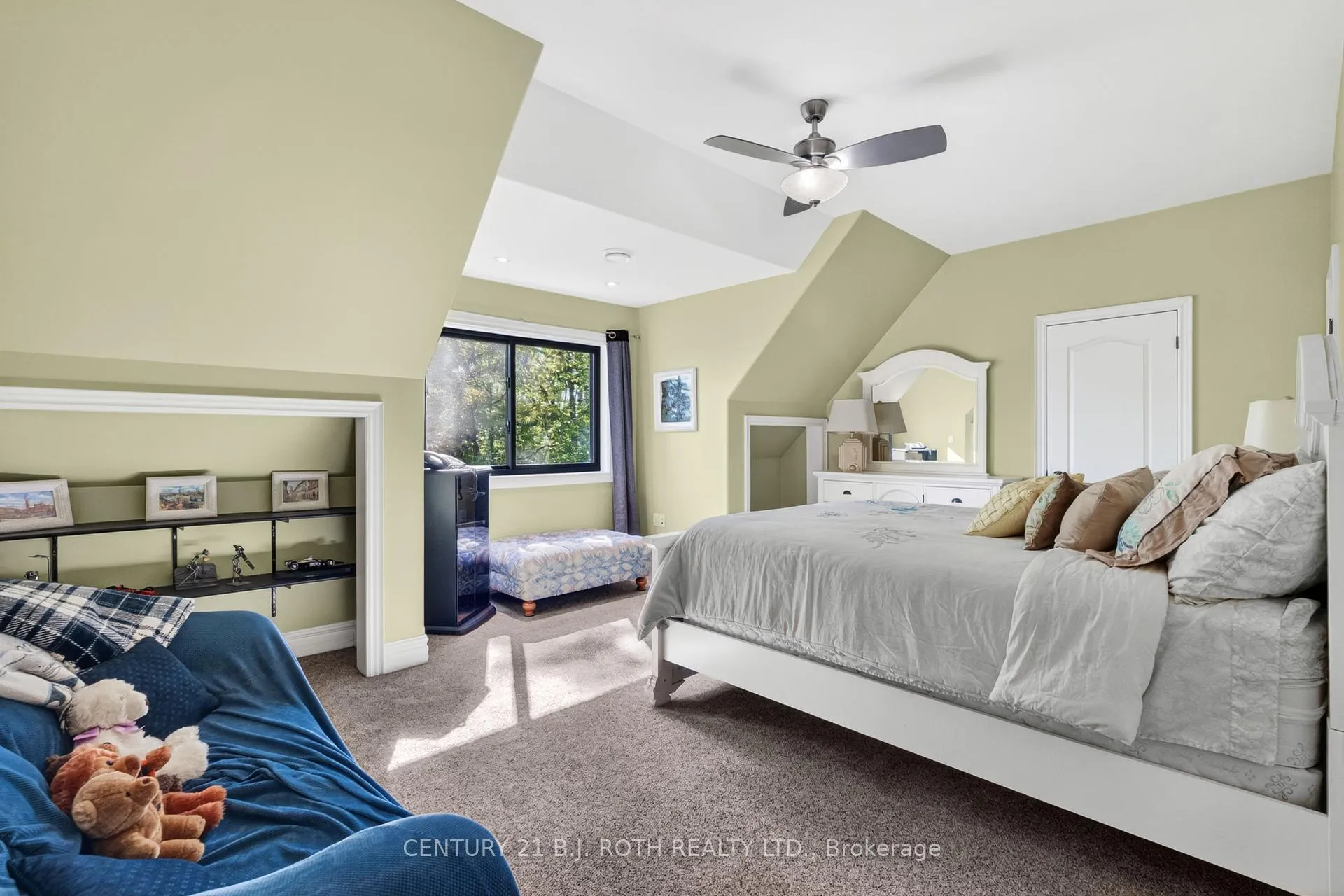 Photo 46 of 1 Pierce Court, Springwater, Midhurst — HOMEH