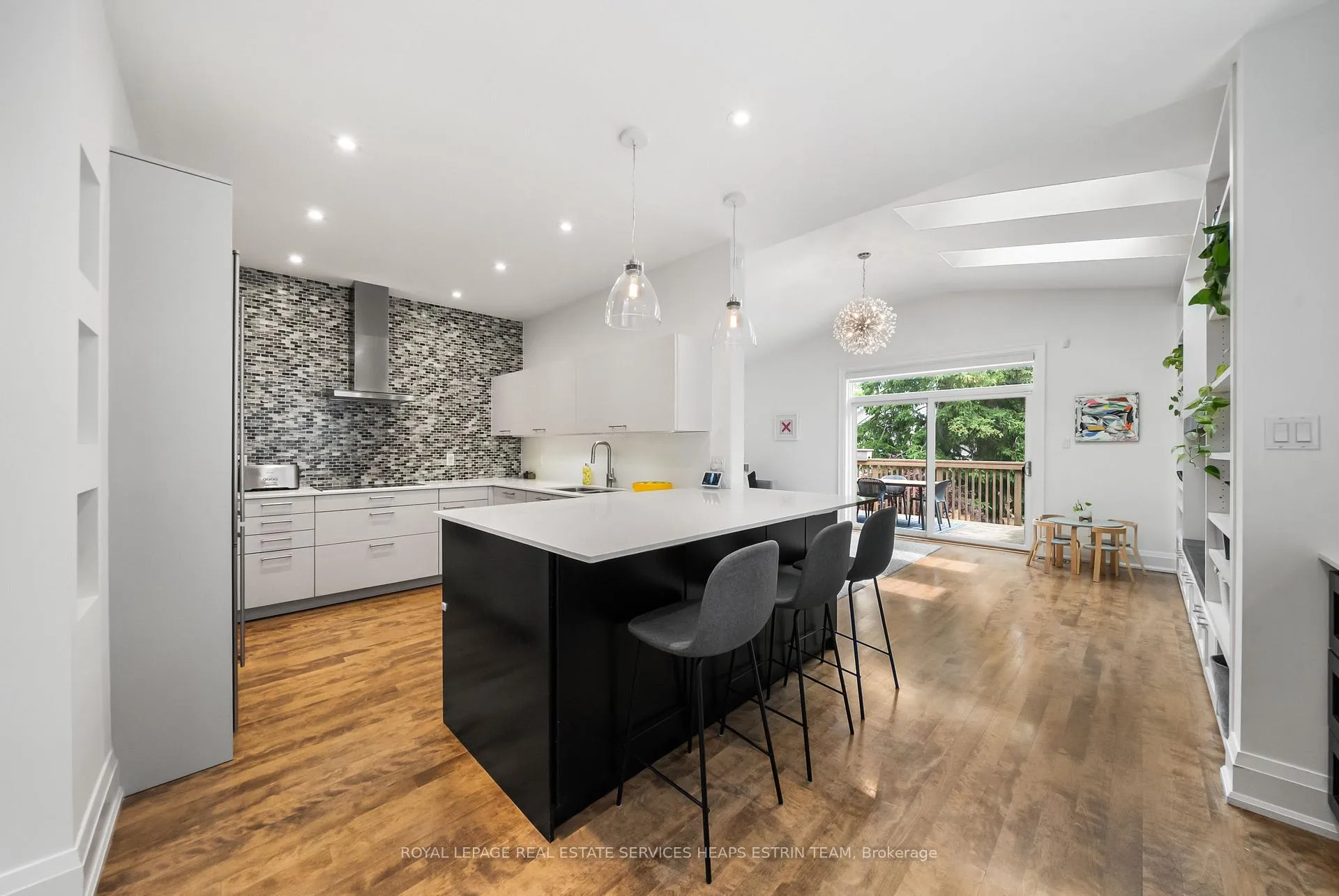Photo 10 of 155 Banff Road, Toronto, Mount Pleasant East — HOMEH