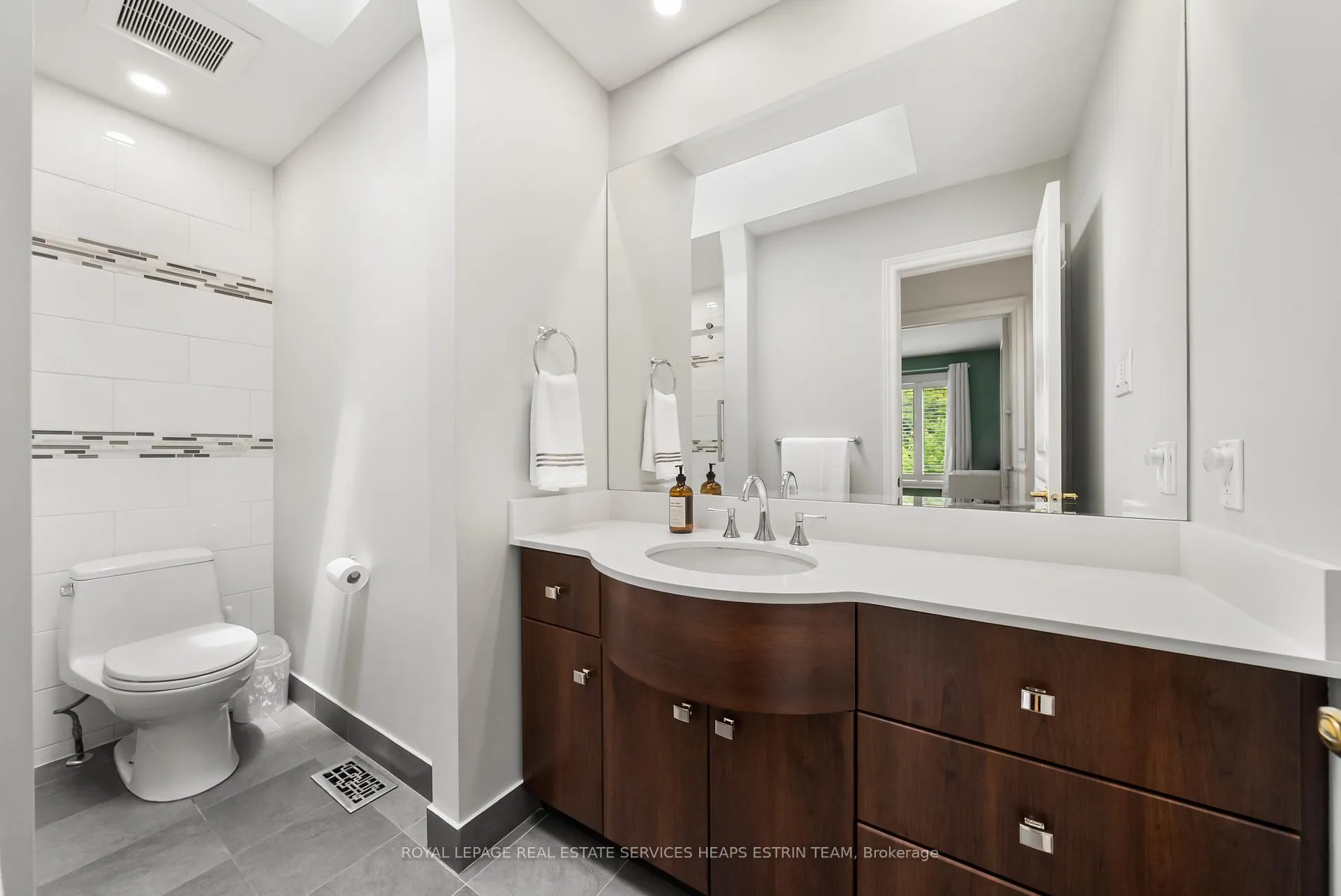 Photo 32 of 155 Banff Road, Toronto, Mount Pleasant East — HOMEH
