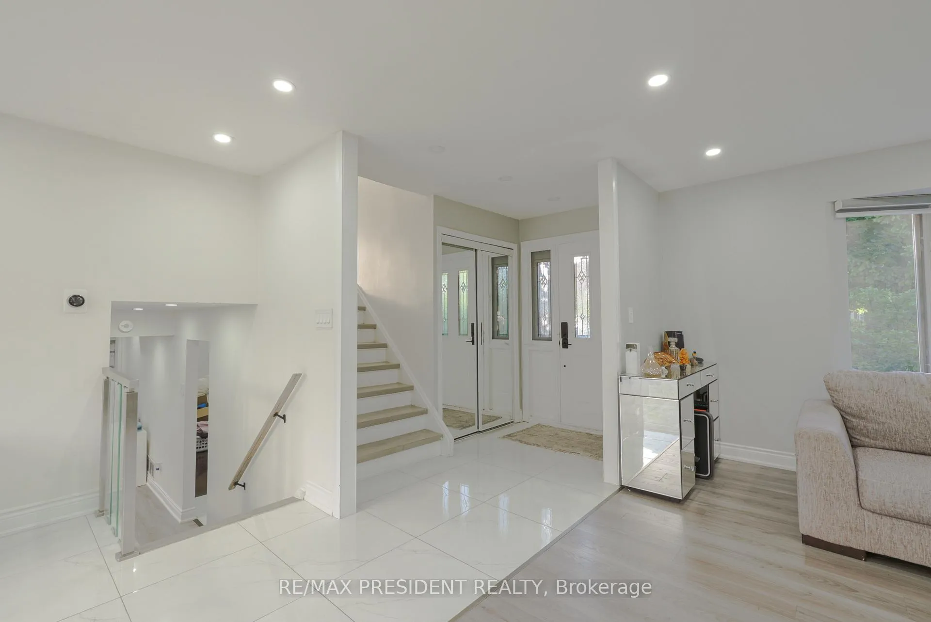 Photo 8 of 2 Jerome Crescent, Brampton, Northgate — HOMEH