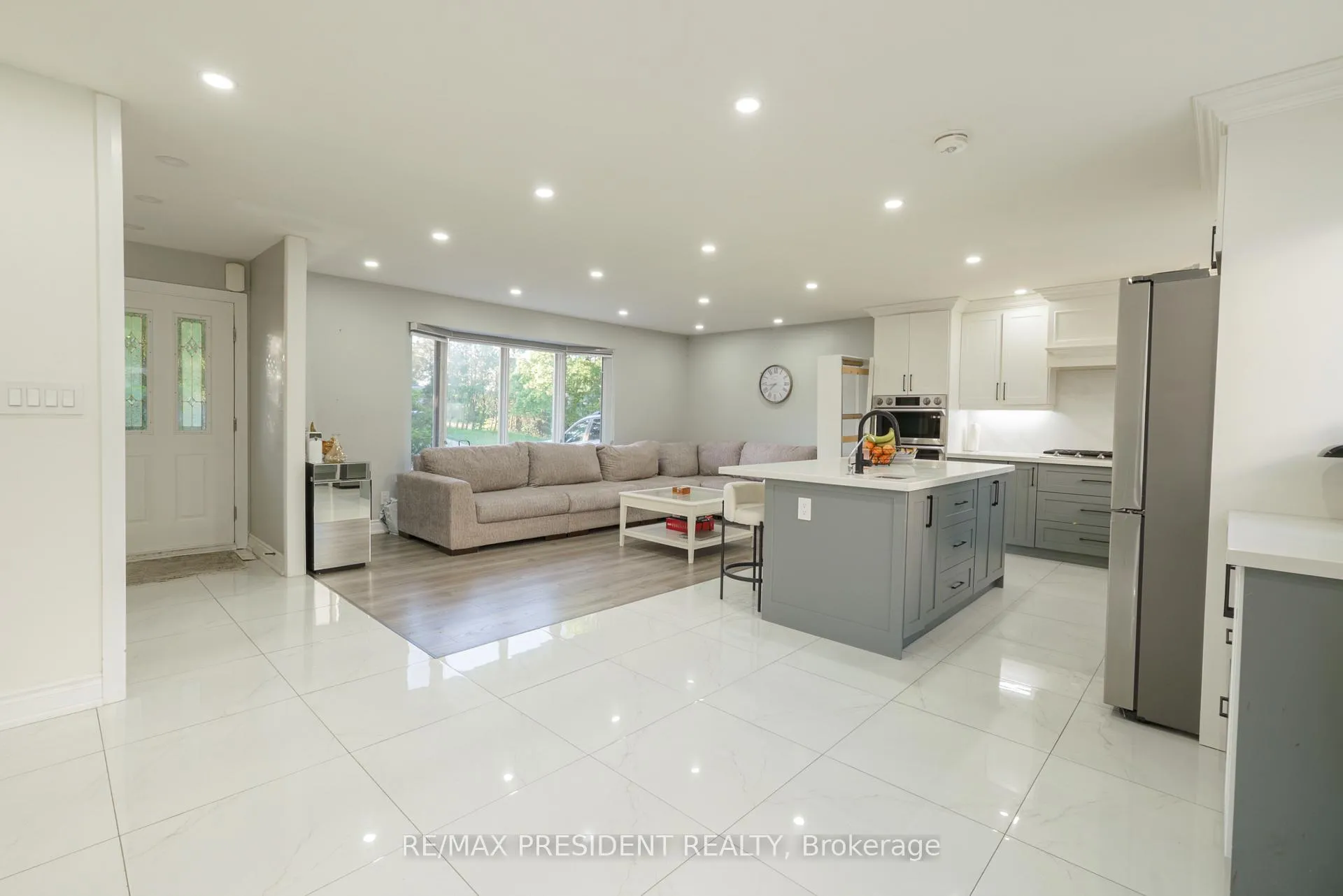 Photo 9 of 2 Jerome Crescent, Brampton, Northgate — HOMEH