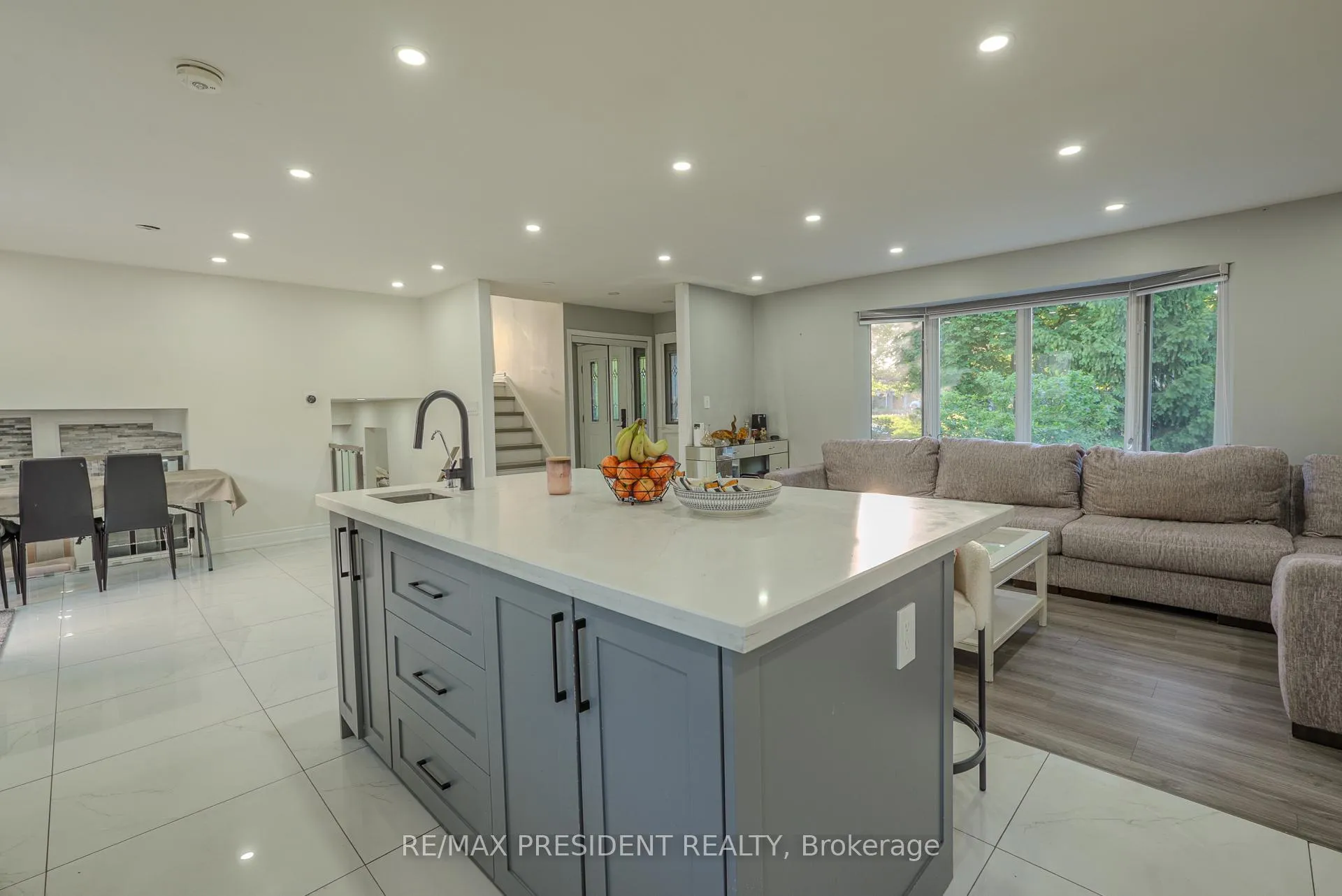 Photo 17 of 2 Jerome Crescent, Brampton, Northgate — HOMEH
