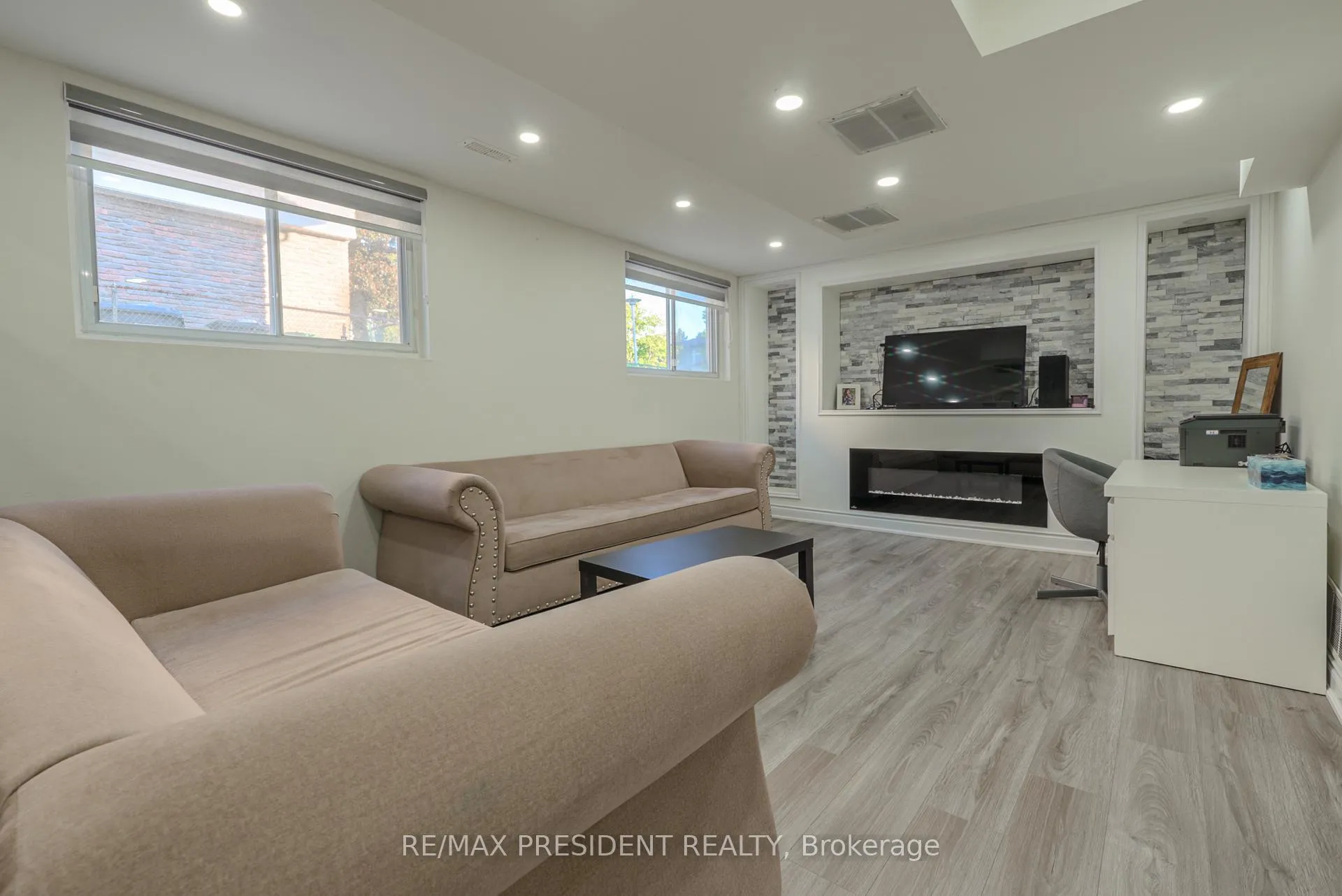 Photo 30 of 2 Jerome Crescent, Brampton, Northgate — HOMEH