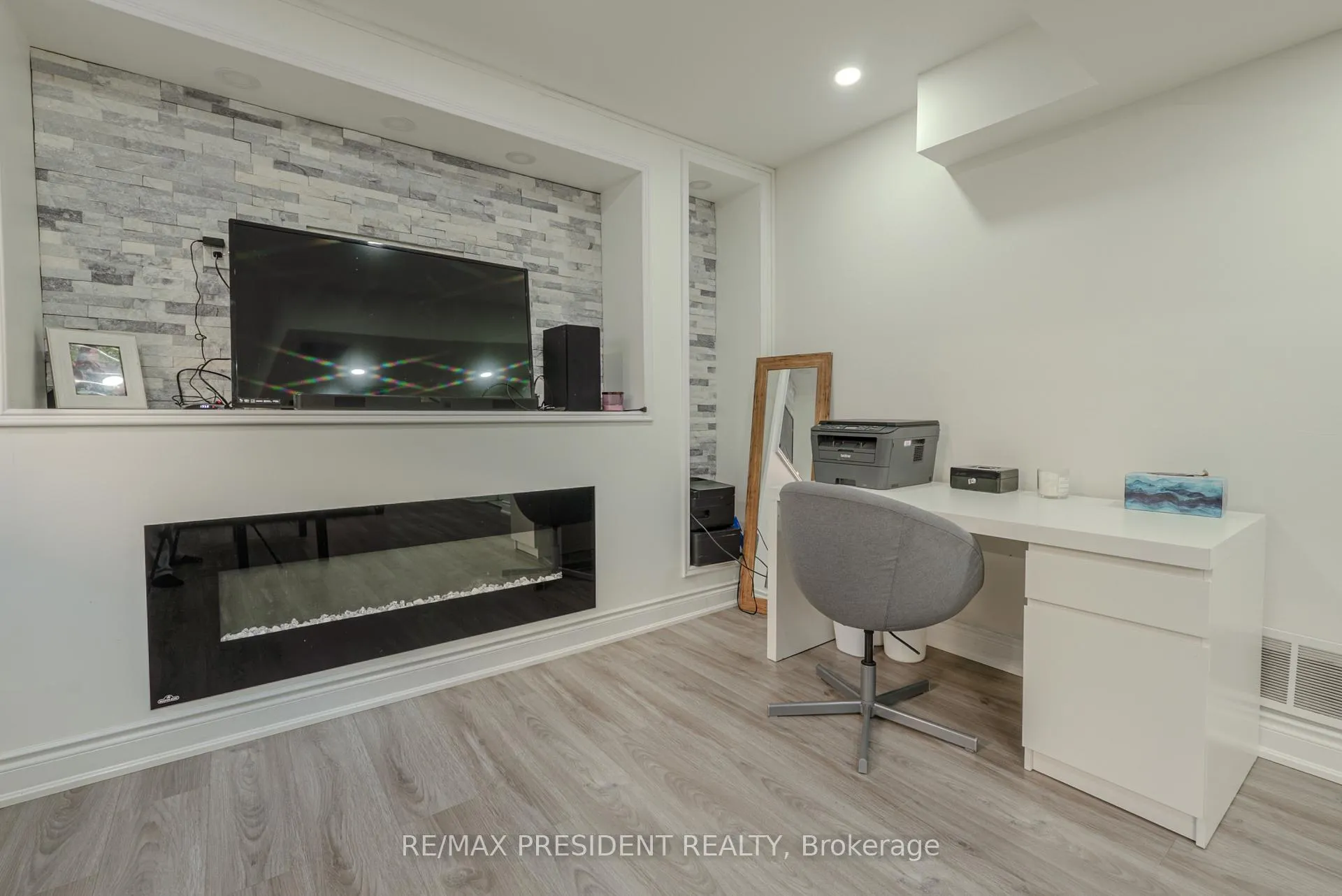 Photo 32 of 2 Jerome Crescent, Brampton, Northgate — HOMEH