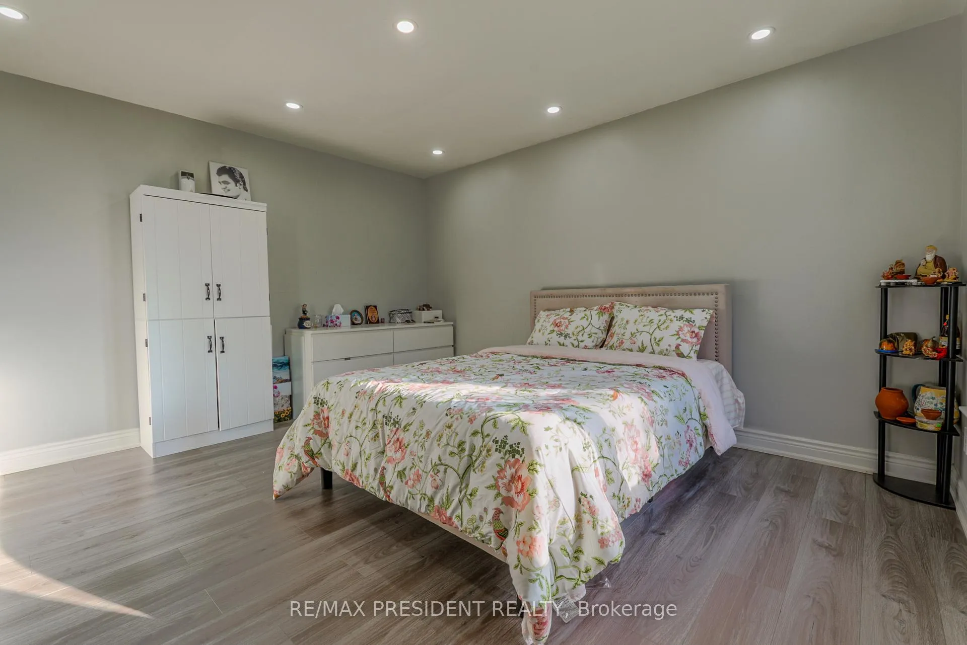 Photo 33 of 2 Jerome Crescent, Brampton, Northgate — HOMEH