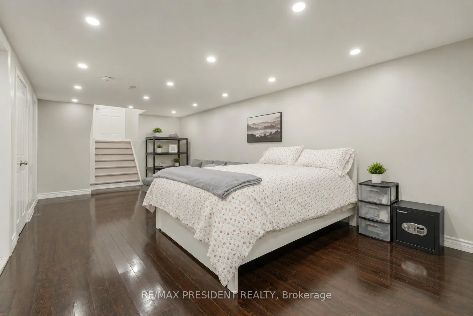 Photo 36 of 2 Jerome Crescent, Brampton, Northgate — HOMEH