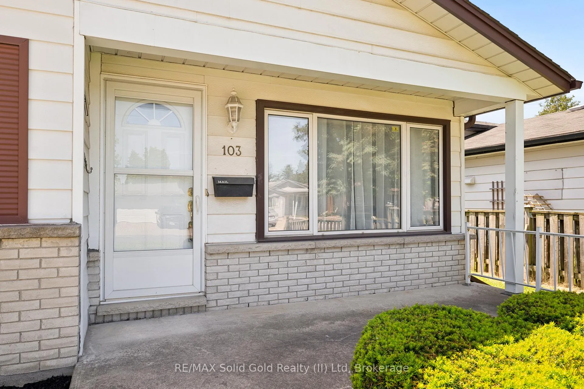Photo 4 of 103 Belwood Crescent, Kitchener — HOMEH