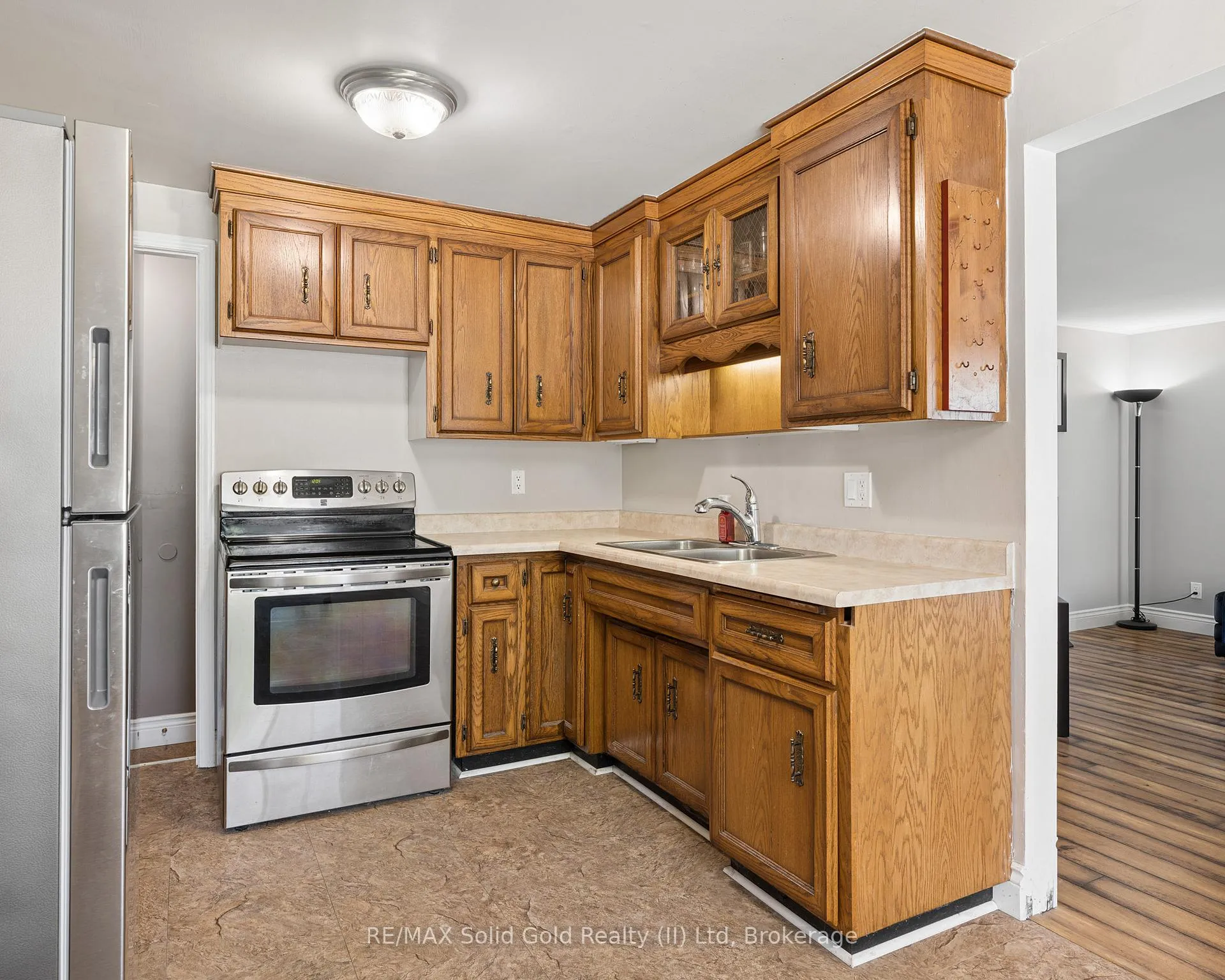 Photo 11 of 103 Belwood Crescent, Kitchener — HOMEH