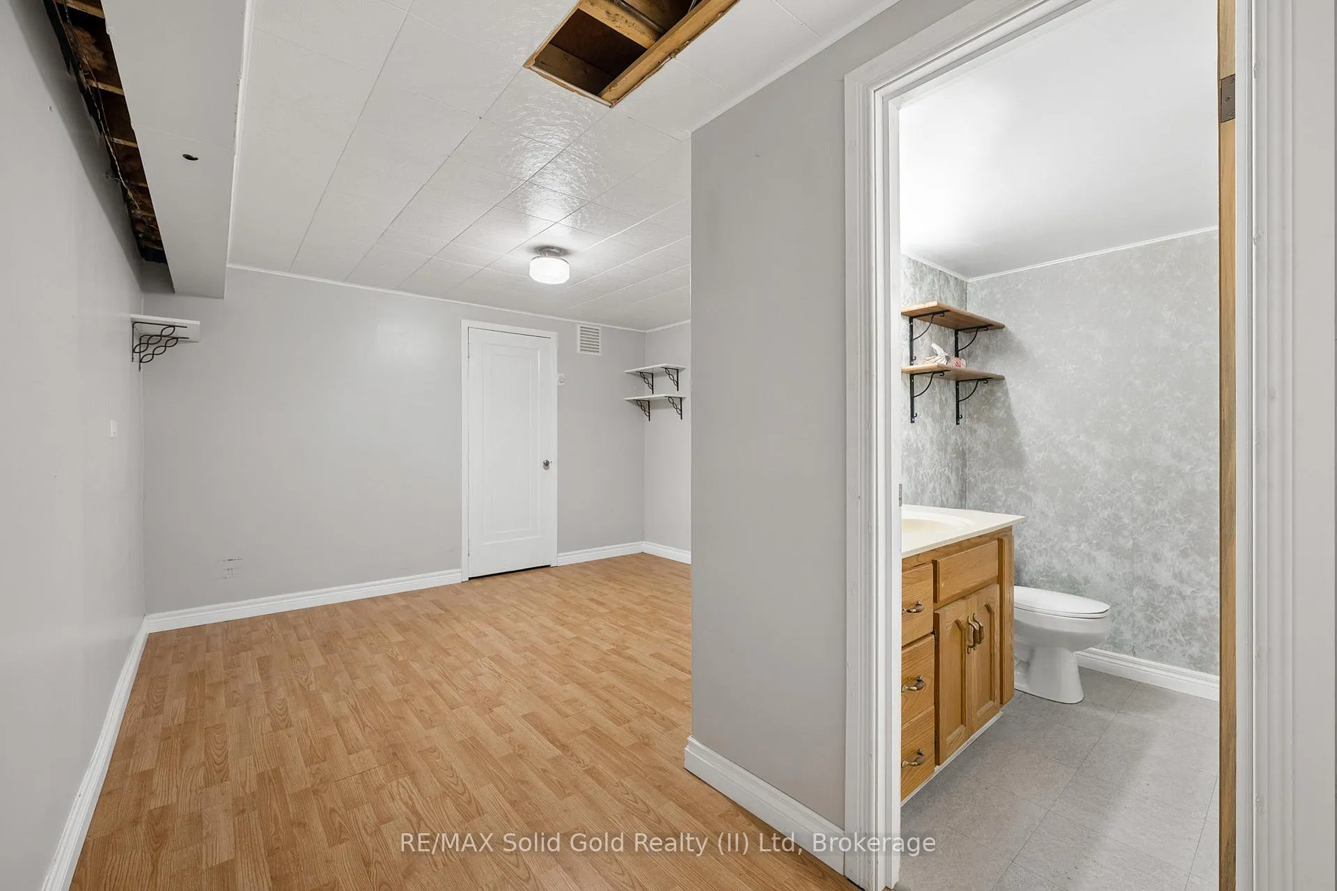 Photo 23 of 103 Belwood Crescent, Kitchener — HOMEH