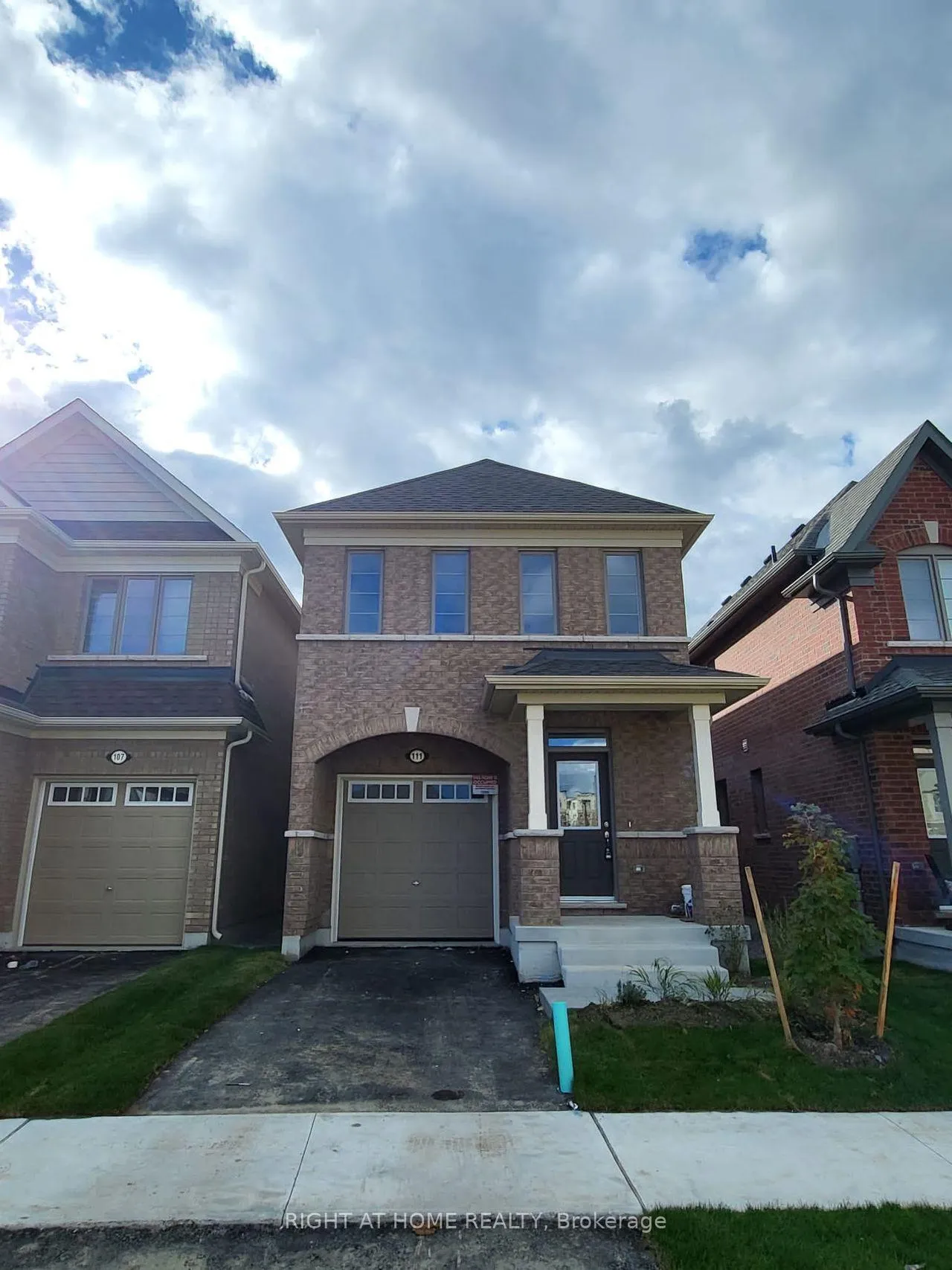 Photo 2 of 111 Bayardo Drive, Oshawa, Windfields — HOMEH