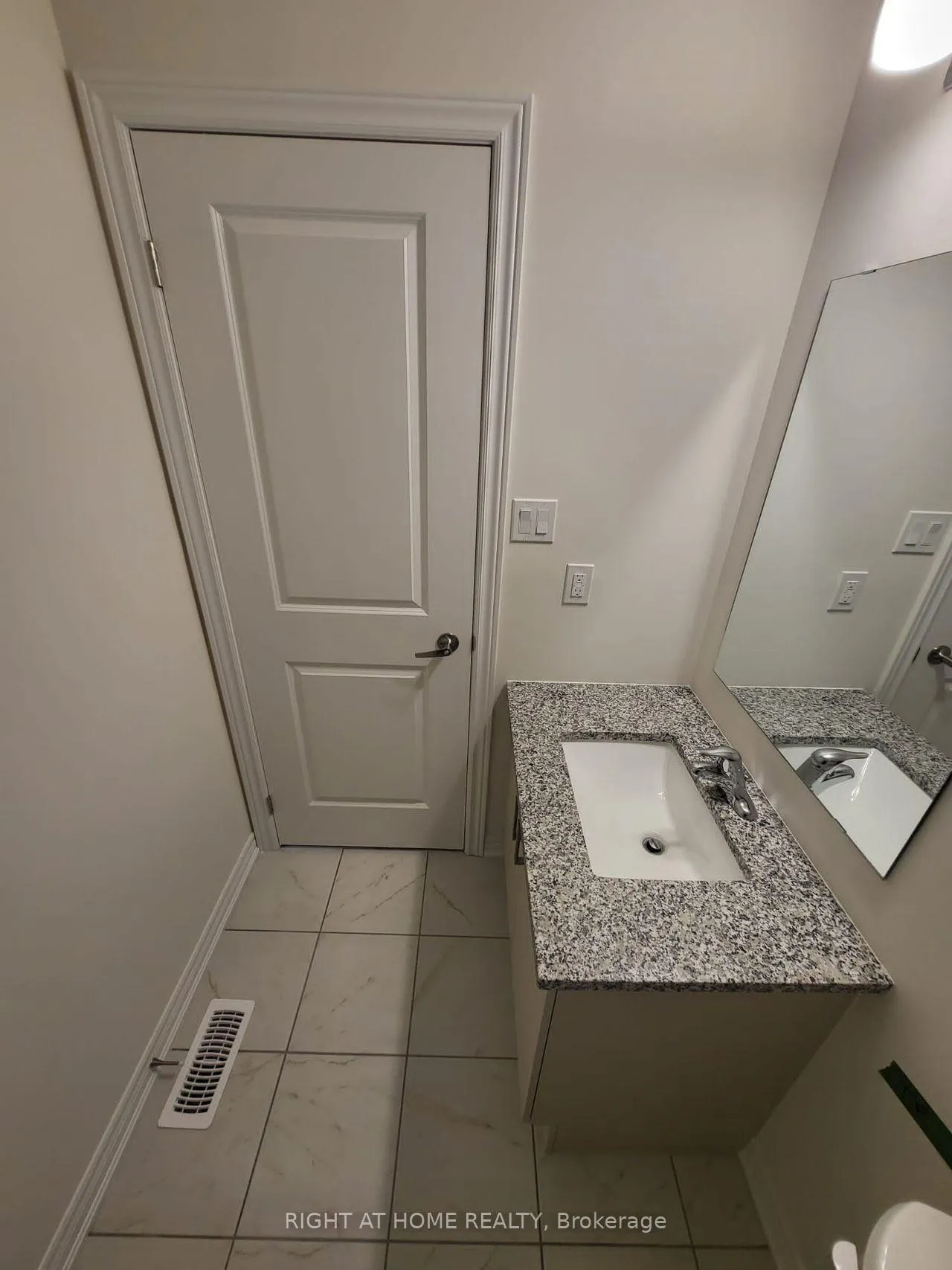 Photo 15 of 111 Bayardo Drive, Oshawa, Windfields — HOMEH