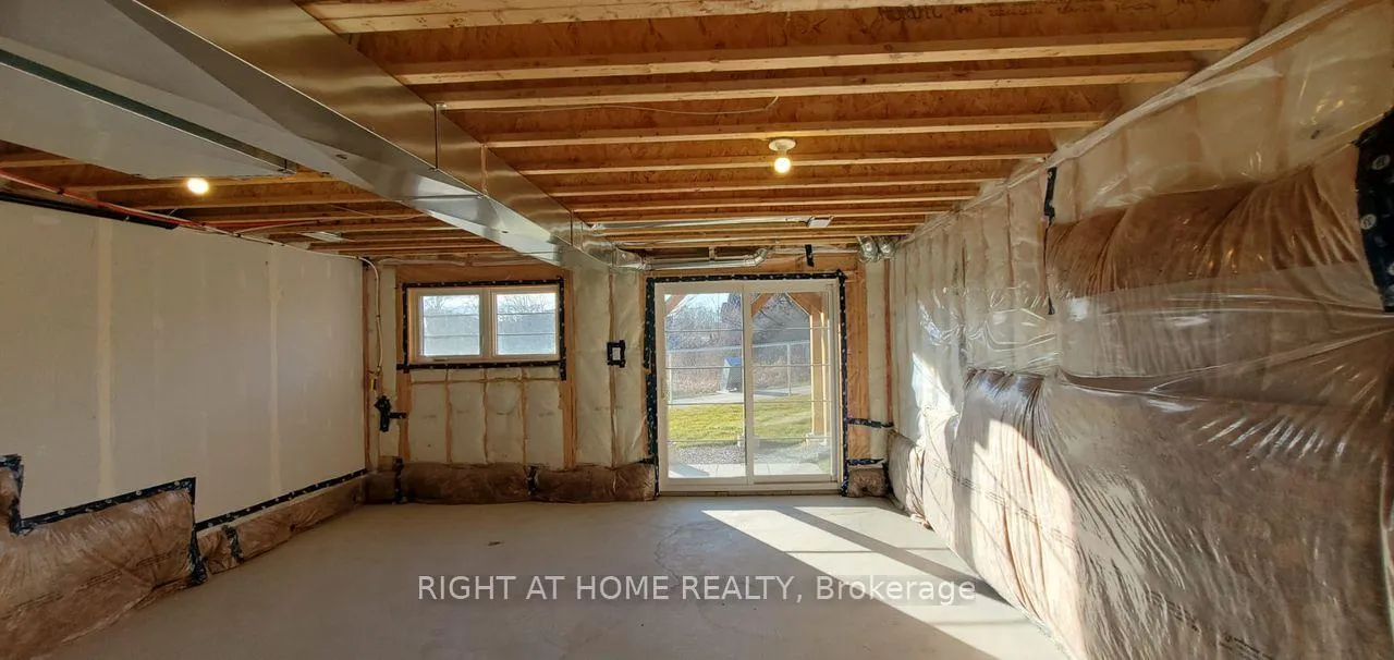 Photo 25 of 111 Bayardo Drive, Oshawa, Windfields — HOMEH