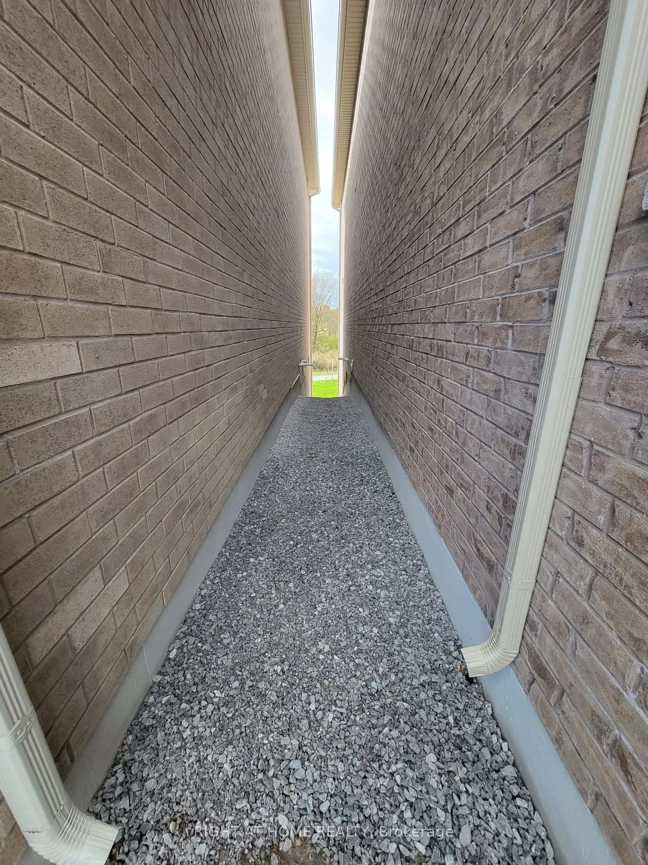 Photo 27 of 111 Bayardo Drive, Oshawa, Windfields — HOMEH