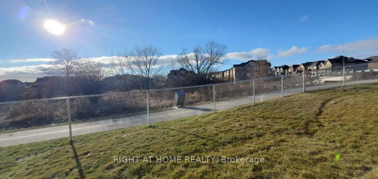 Photo 33 of 111 Bayardo Drive, Oshawa, Windfields — HOMEH