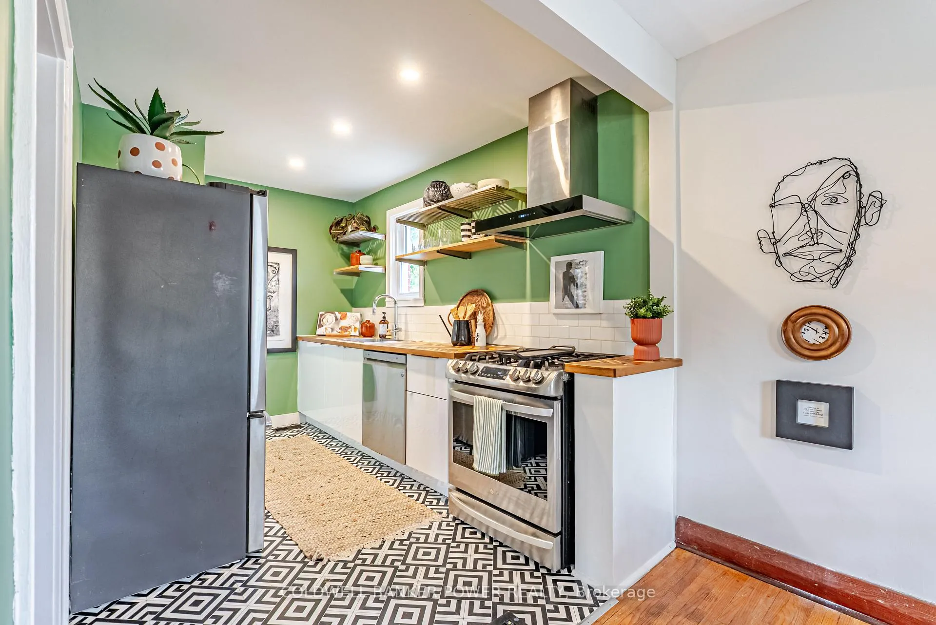 Photo 11 of 24 Lambeth Avenue, London, South G — HOMEH