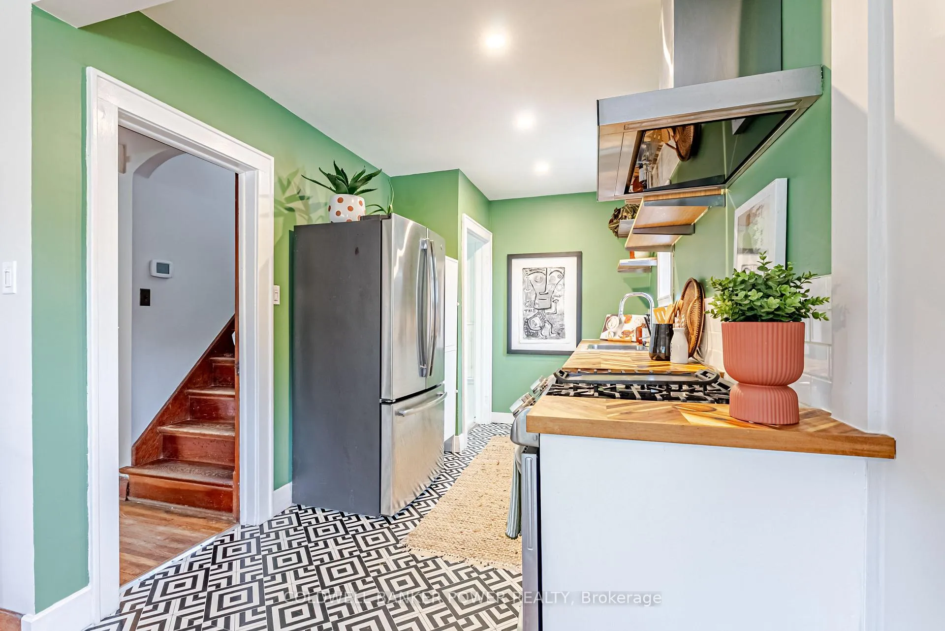 Photo 12 of 24 Lambeth Avenue, London, South G — HOMEH