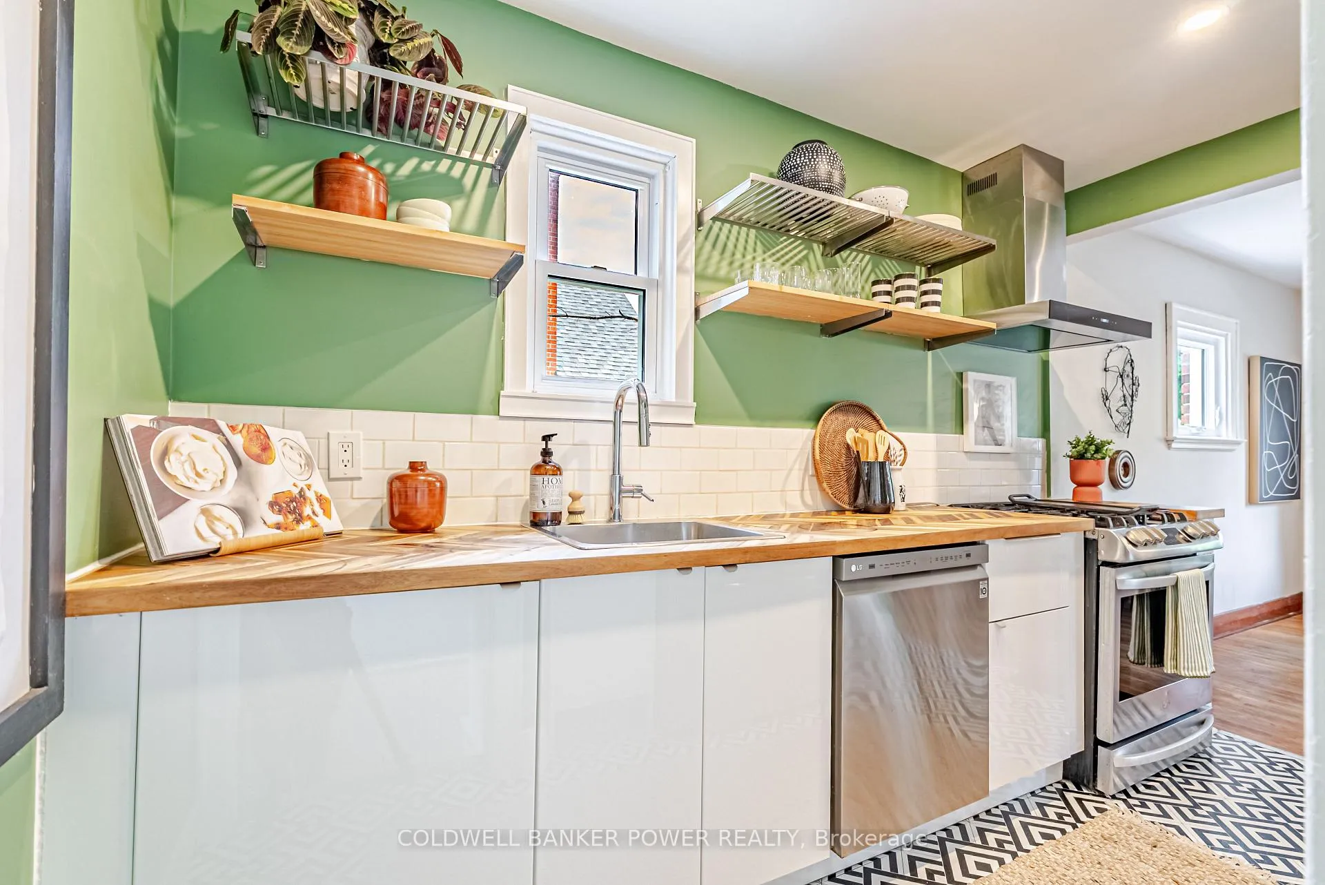 Photo 14 of 24 Lambeth Avenue, London, South G — HOMEH