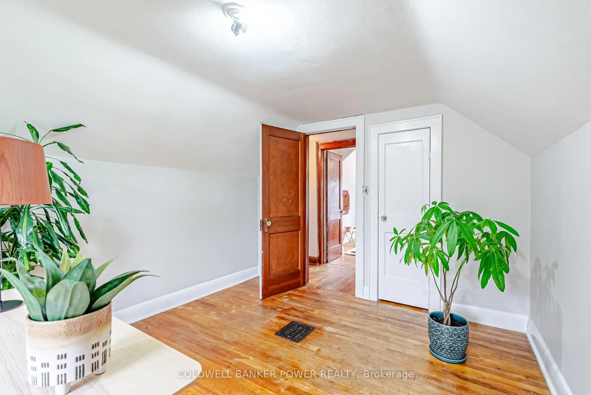 Photo 23 of 24 Lambeth Avenue, London, South G — HOMEH
