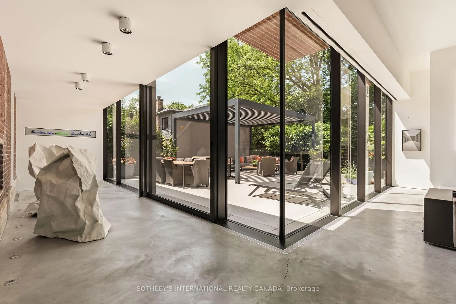Photo 11 of 10 Mckenzie Avenue, Toronto, Rosedale-Moore Park — HOMEH