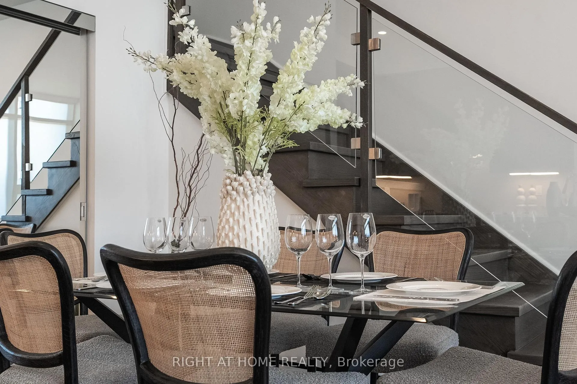 Photo 6 of Unit 109, 2908 Highway 7 Road, Vaughan, Concord — HOMEH