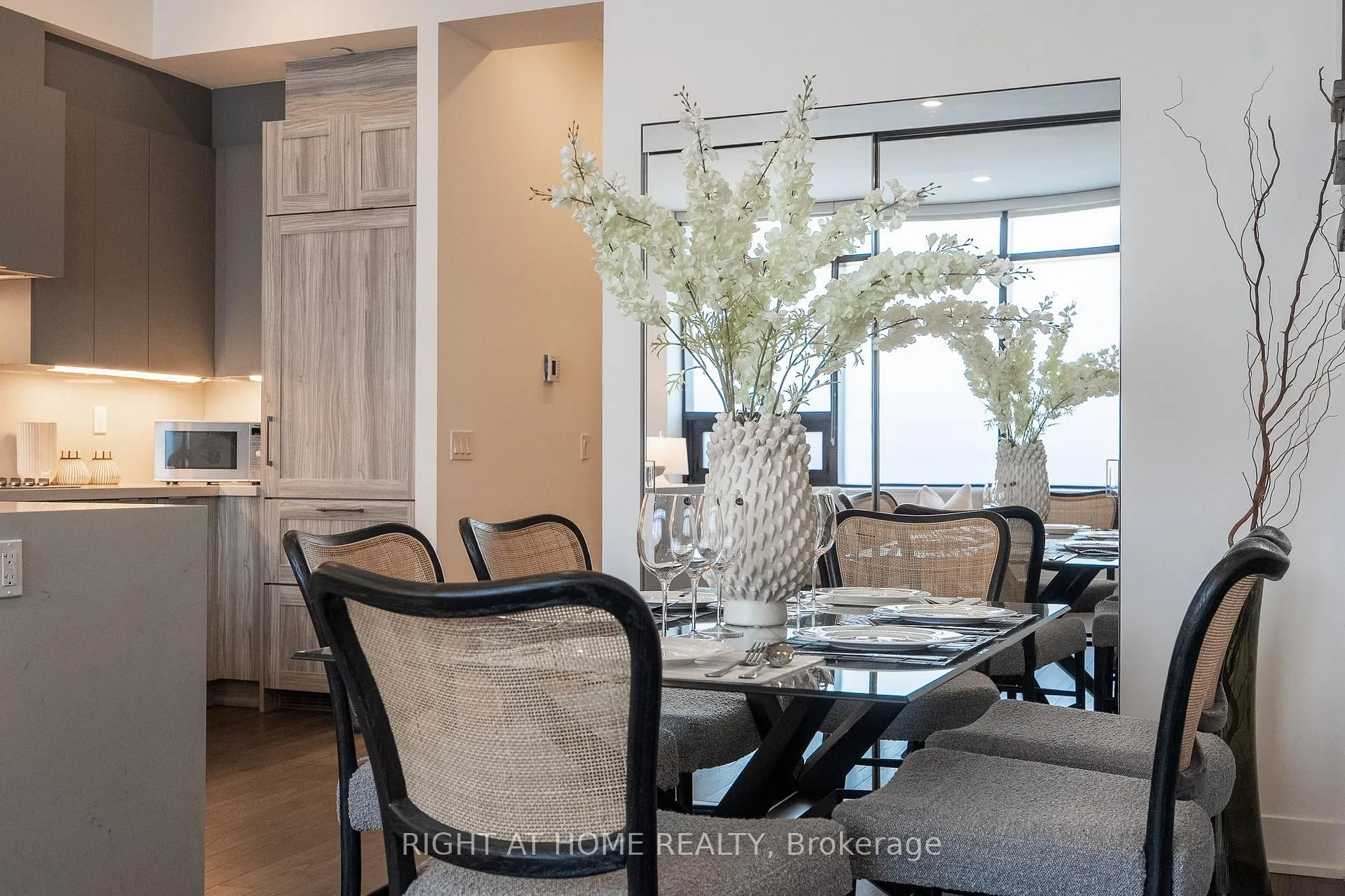Photo 7 of Unit 109, 2908 Highway 7 Road, Vaughan, Concord — HOMEH