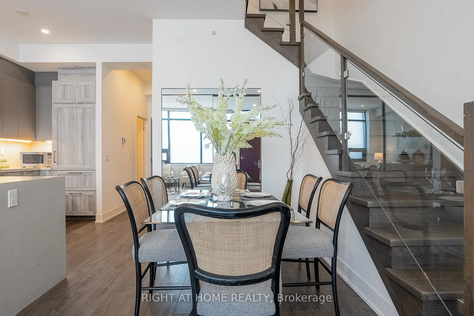 Photo 8 of Unit 109, 2908 Highway 7 Road, Vaughan, Concord — HOMEH